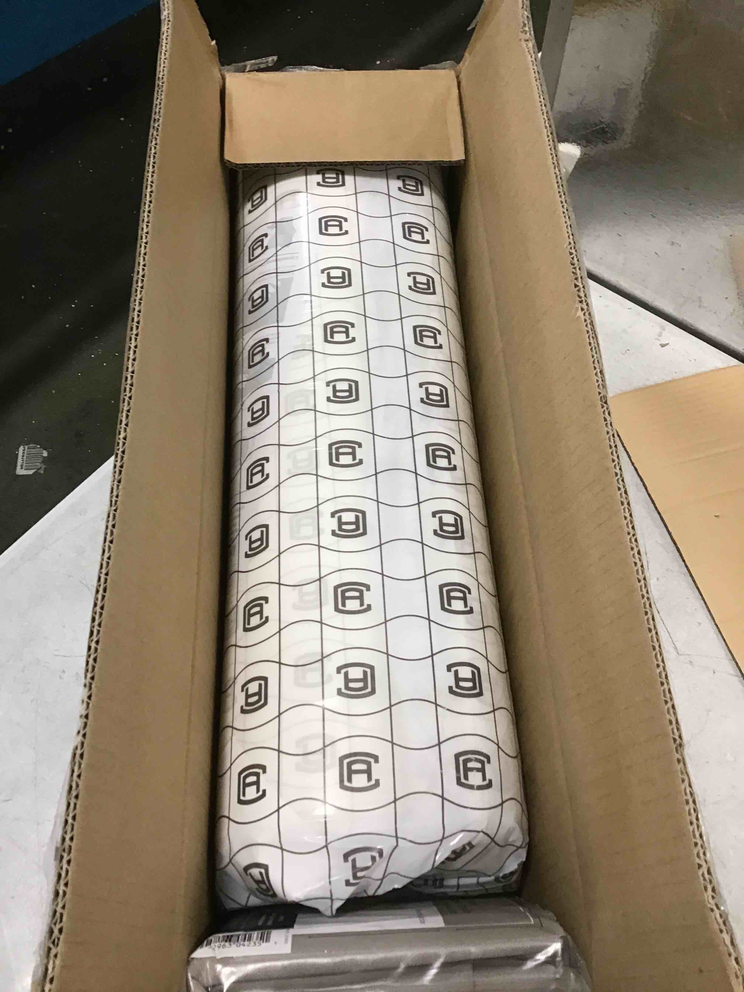 https://s3.amazonaws.com/lotting-images-prod/bidfta/RED6201019_1712583613662.jpeg