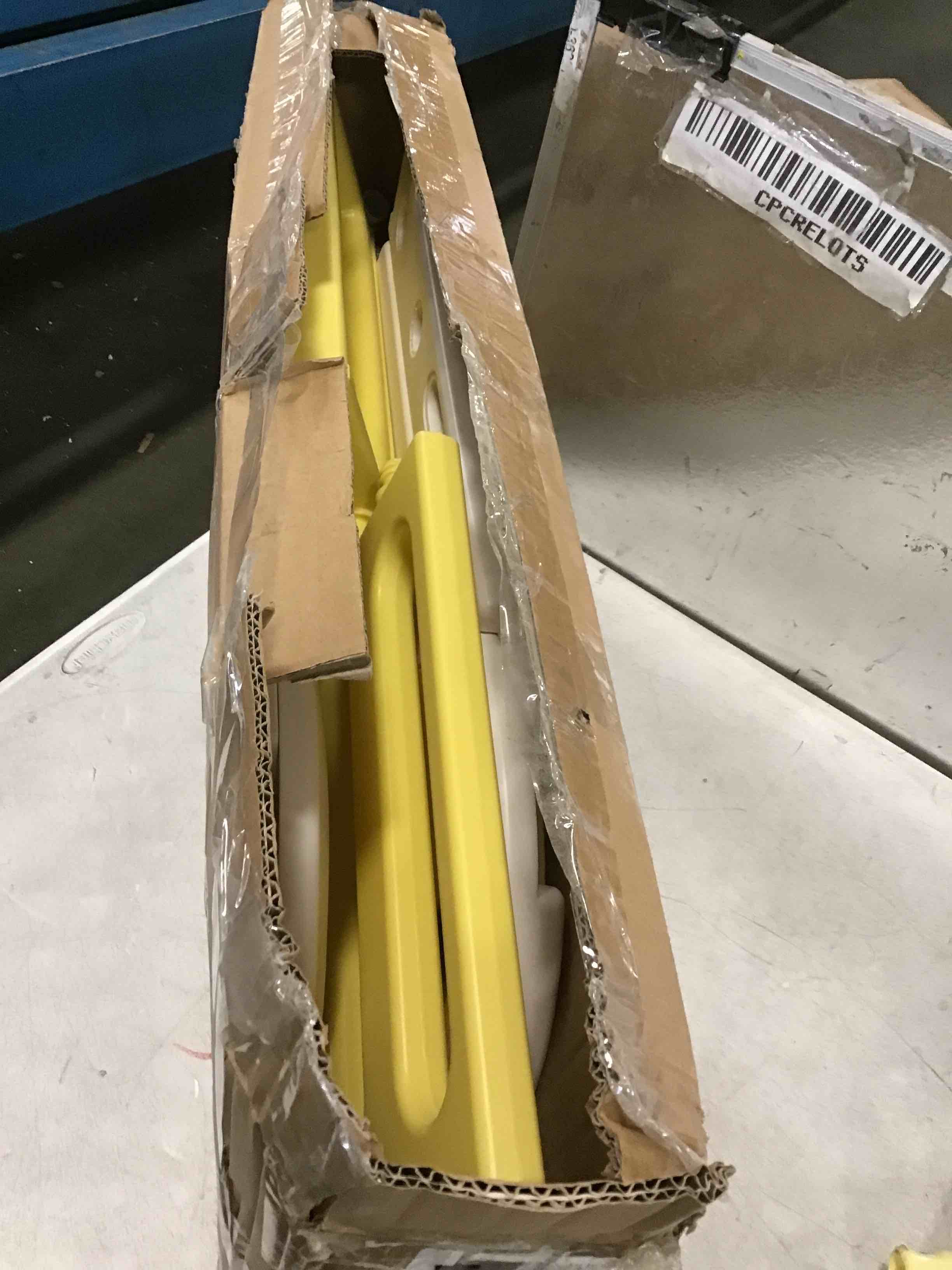https://s3.amazonaws.com/lotting-images-prod/bidfta/RED6201027_1712584441746.jpeg