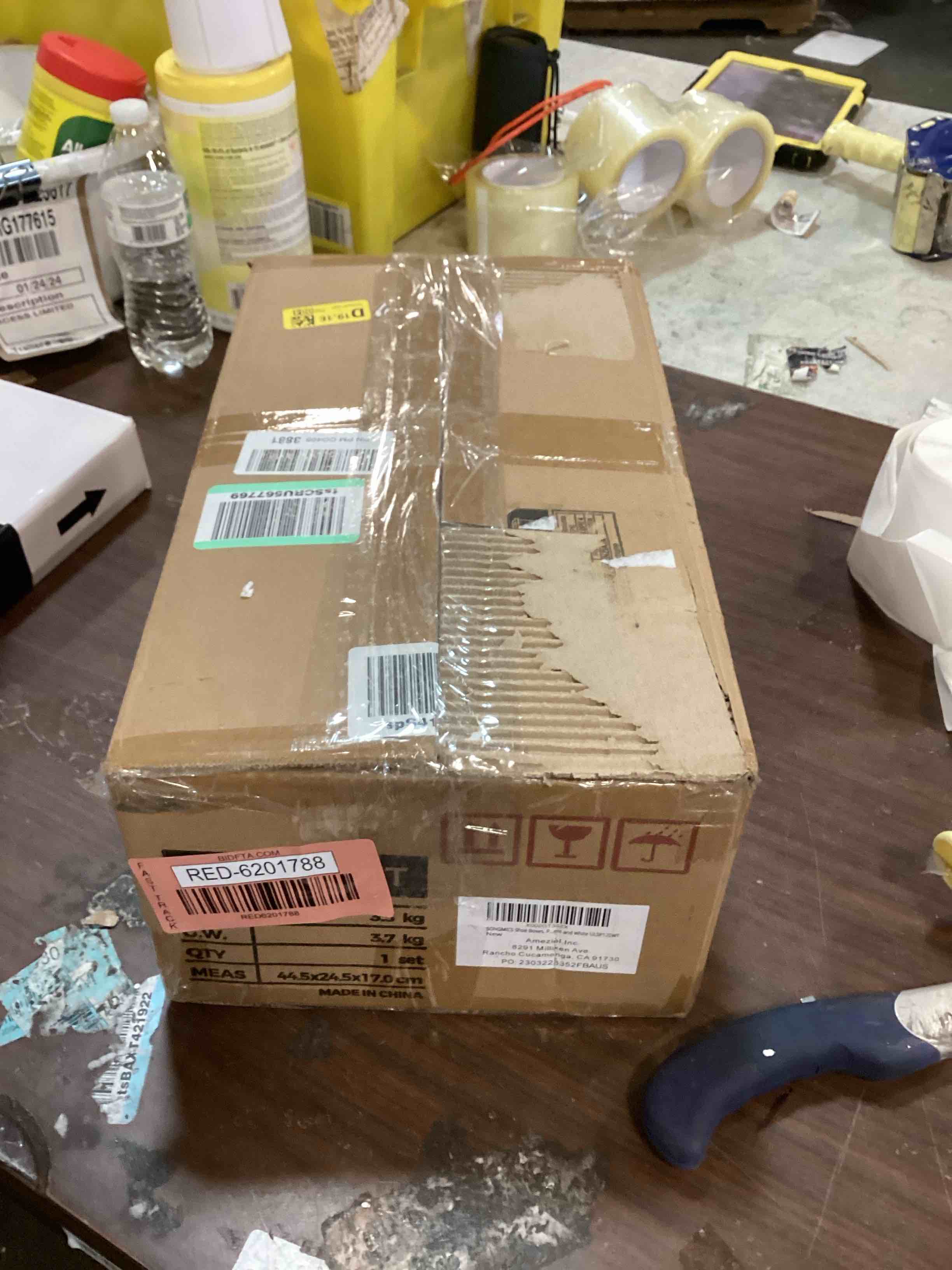 https://s3.amazonaws.com/lotting-images-prod/bidfta/RED6201788_1712152160979.jpeg