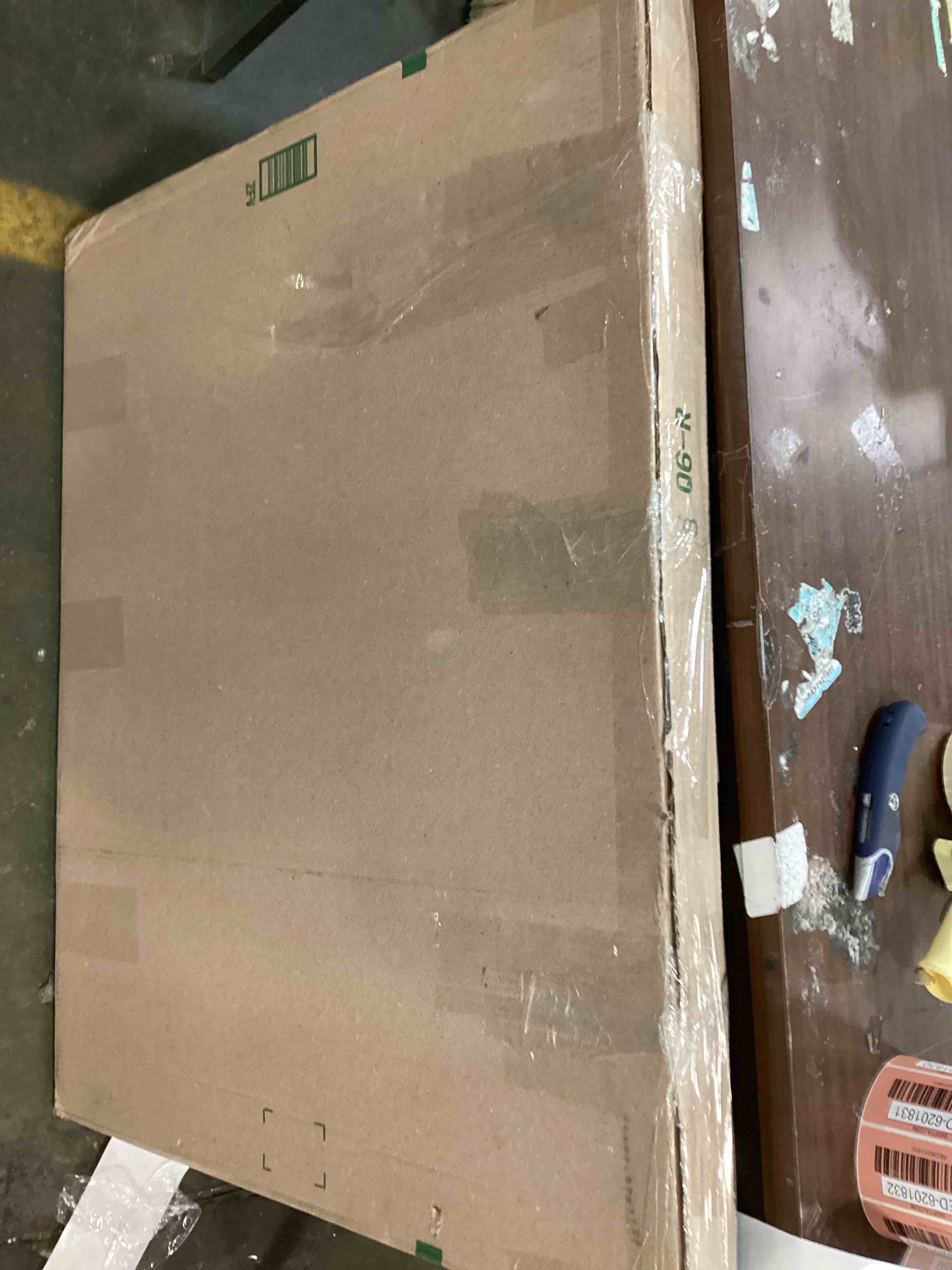 https://s3.amazonaws.com/lotting-images-prod/bidfta/RED6201825_1712157235470.jpeg