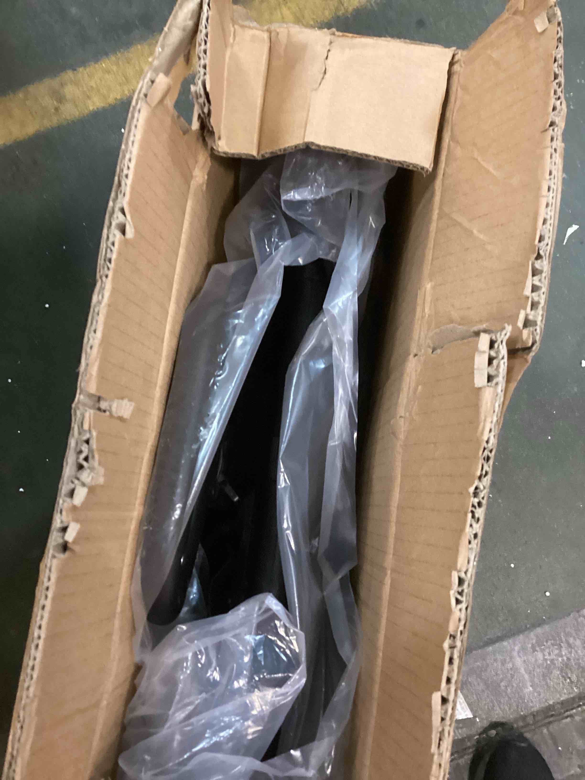 https://s3.amazonaws.com/lotting-images-prod/bidfta/RED6201991_1712238409693.jpeg