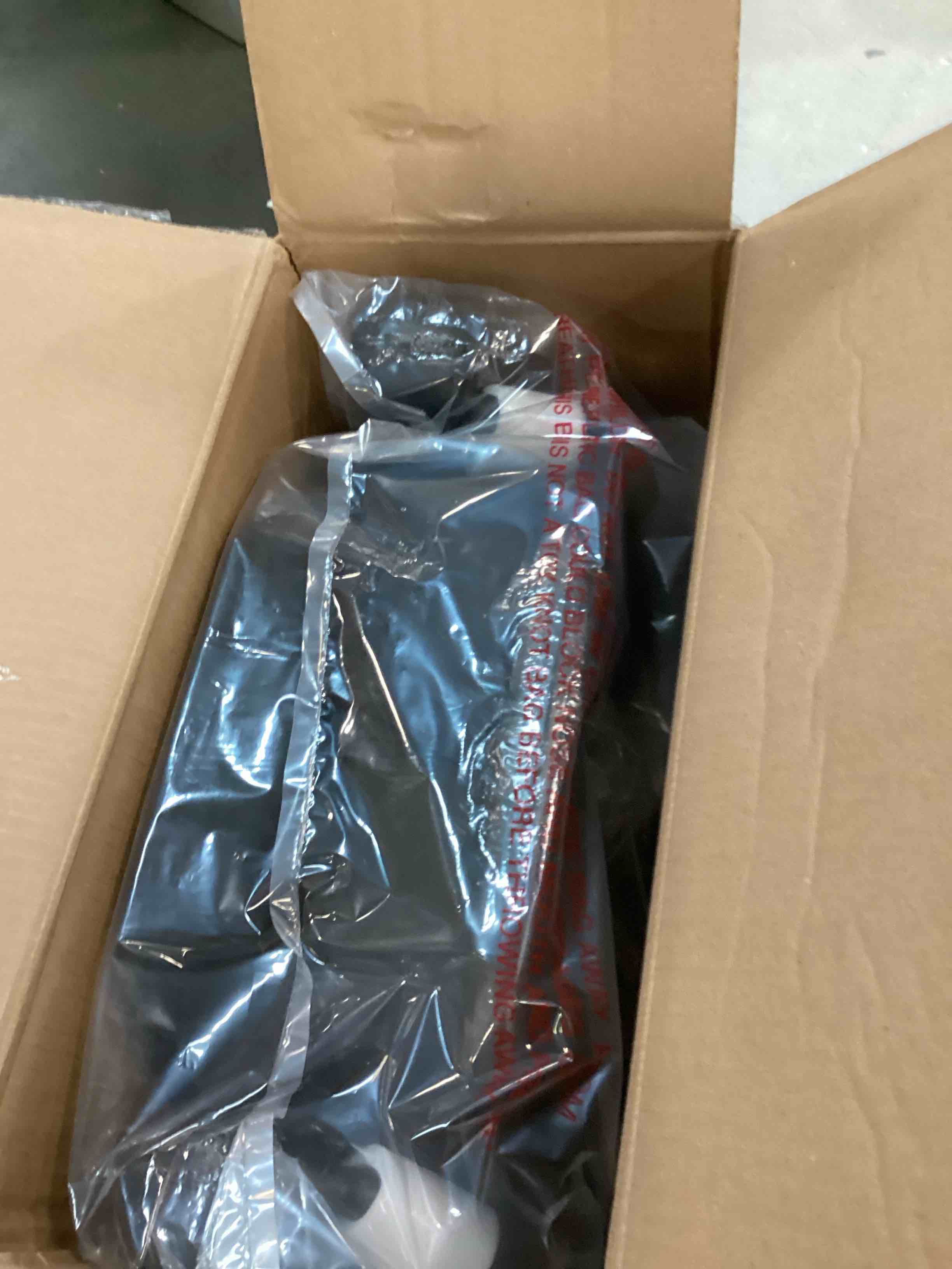 https://s3.amazonaws.com/lotting-images-prod/bidfta/RED6202211_1712324973758.jpeg