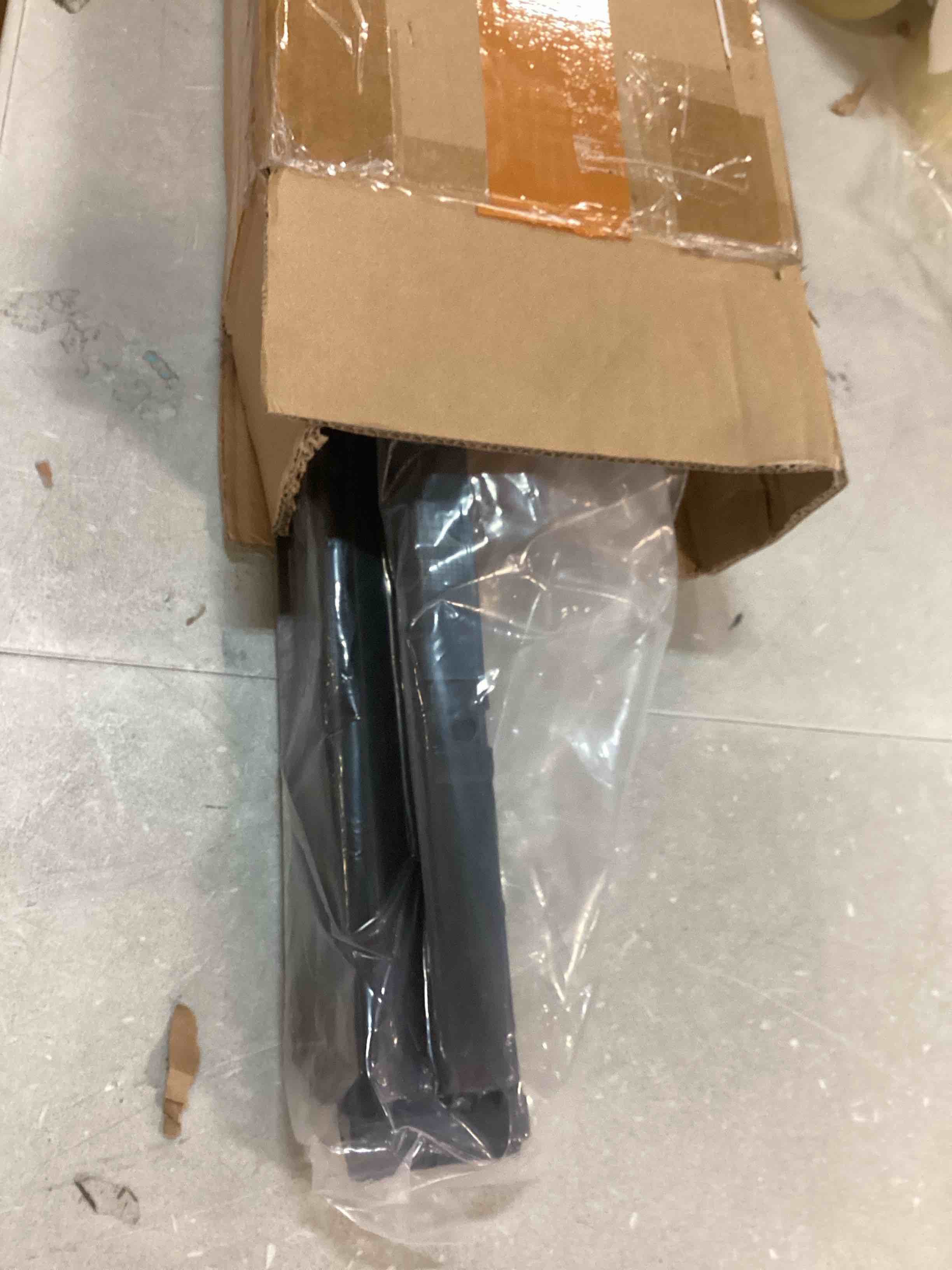 https://s3.amazonaws.com/lotting-images-prod/bidfta/RED6202242_1712329946856.jpeg