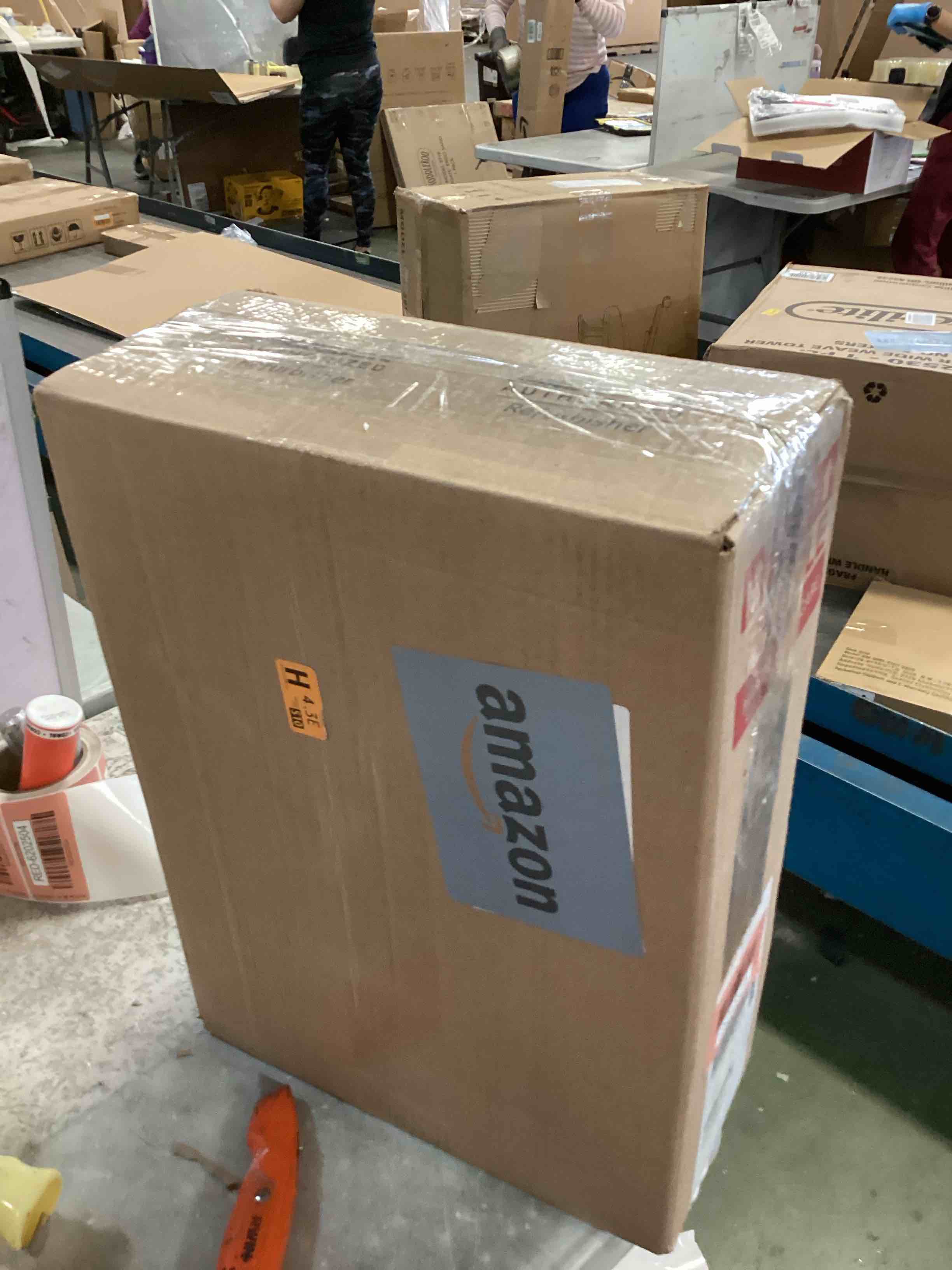 https://s3.amazonaws.com/lotting-images-prod/bidfta/RED6202503_1712596914580.jpeg