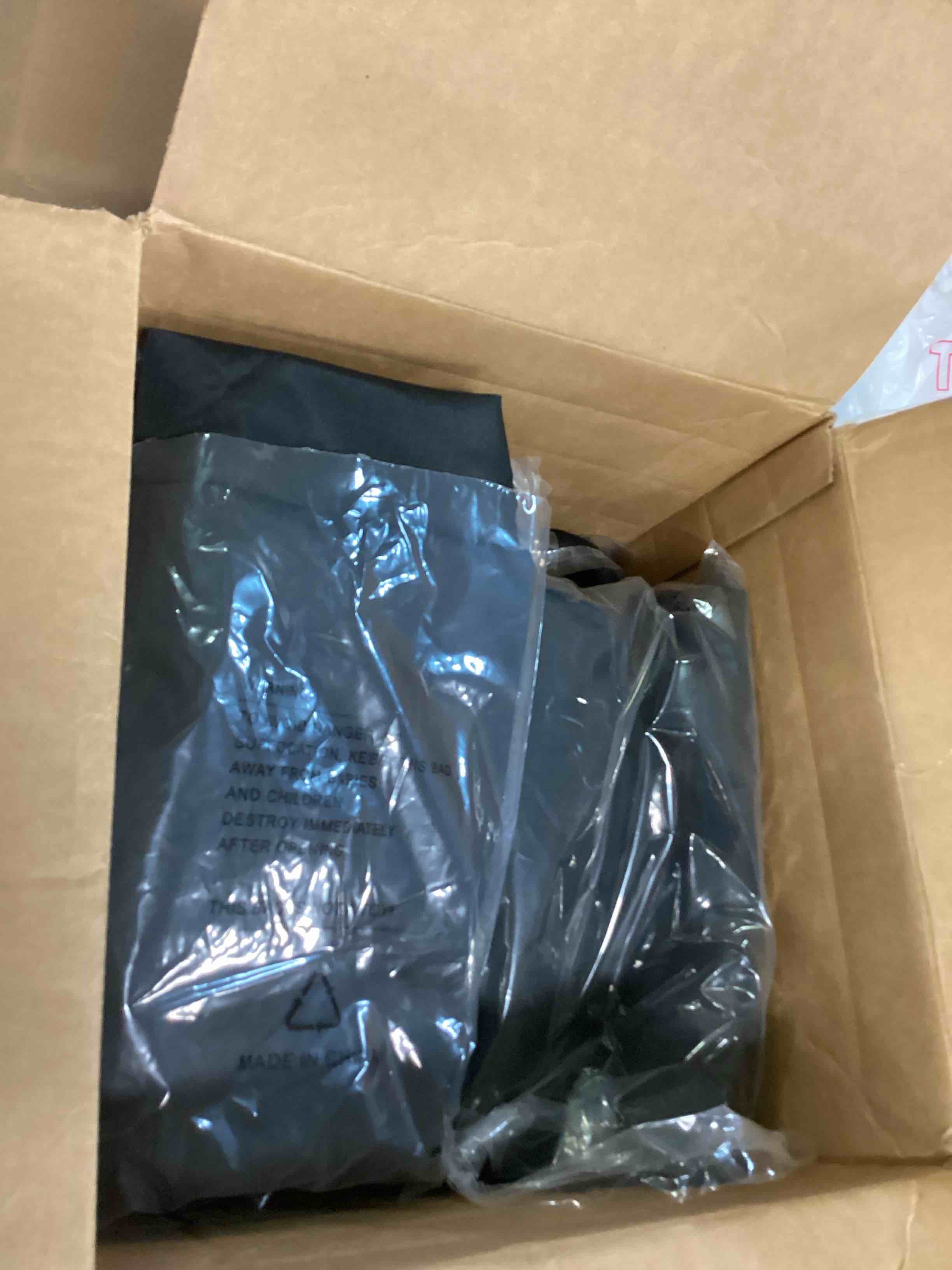 https://s3.amazonaws.com/lotting-images-prod/bidfta/RED6202518_1712598550147.jpeg