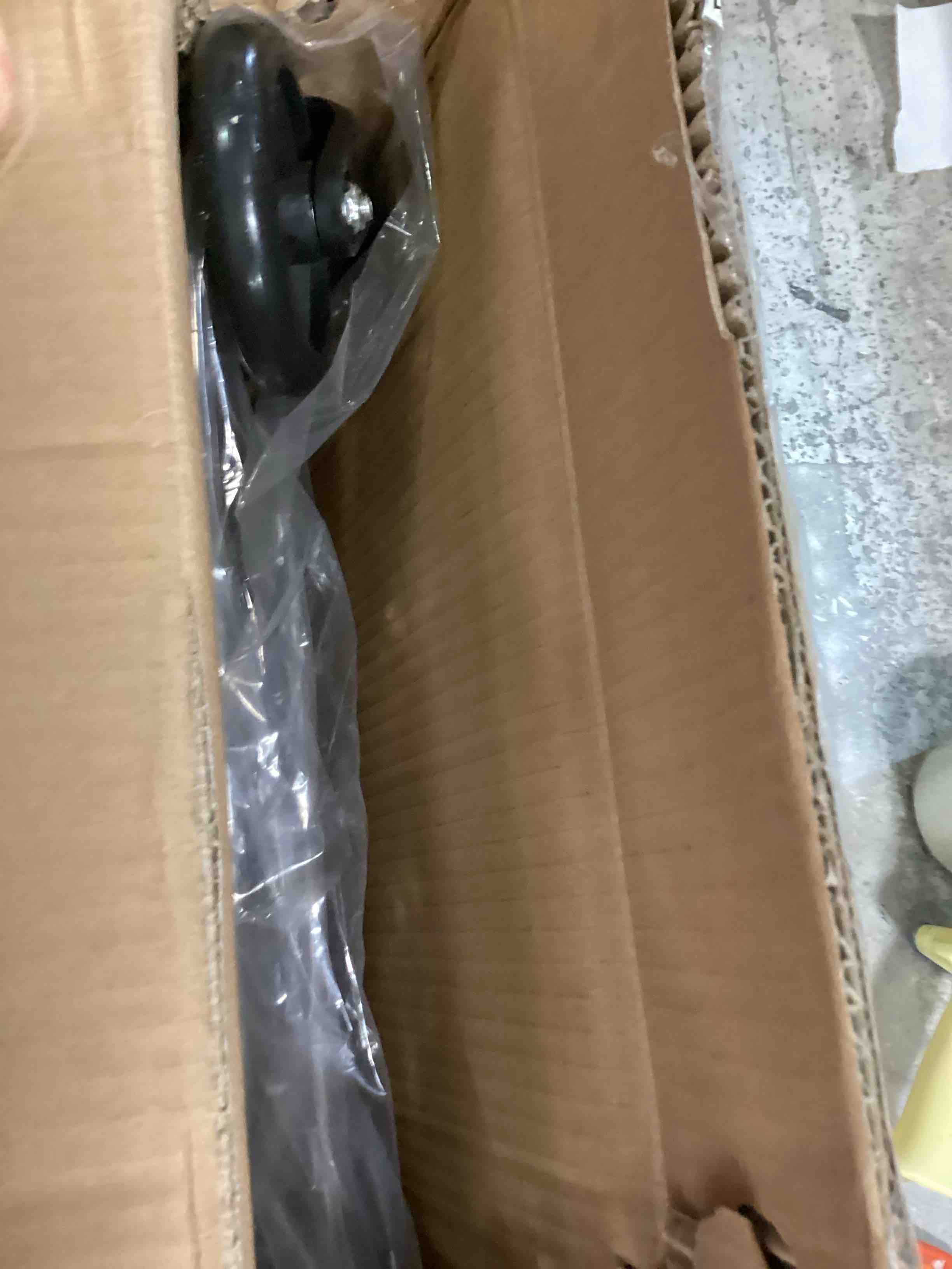 https://s3.amazonaws.com/lotting-images-prod/bidfta/RED6202535_1712600871393.jpeg