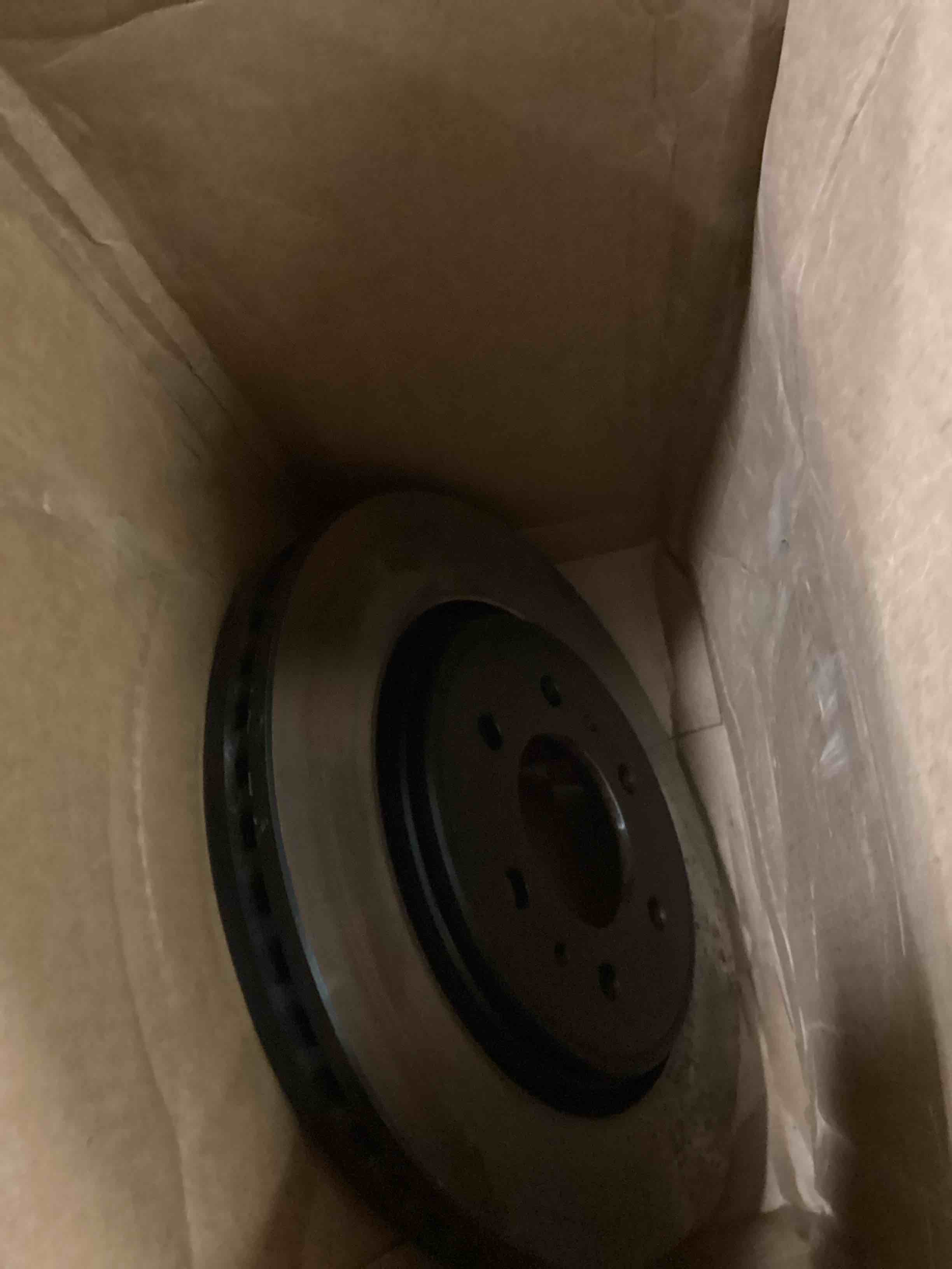 https://s3.amazonaws.com/lotting-images-prod/bidfta/RED6202639_1712670737742.jpeg
