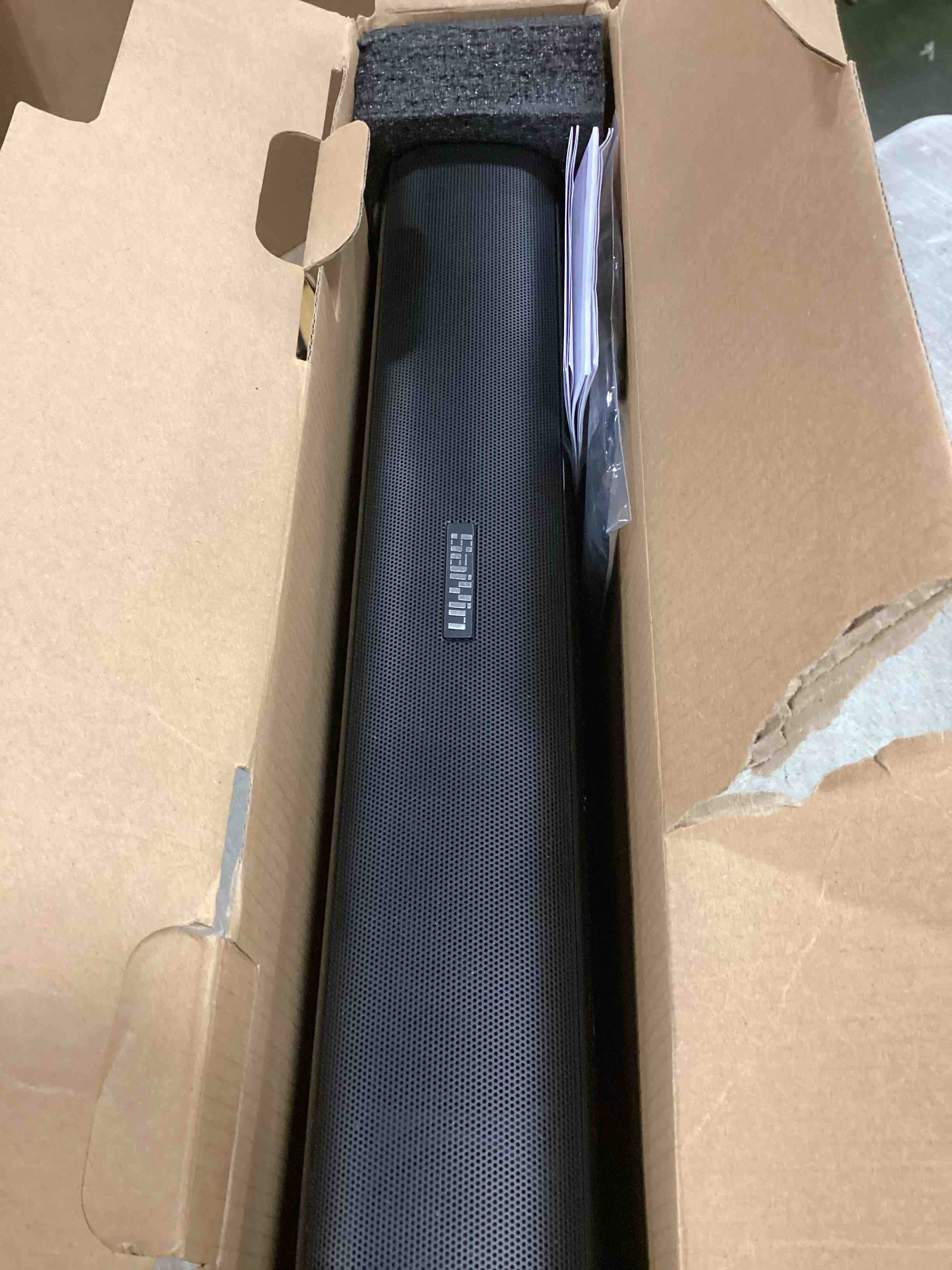 https://s3.amazonaws.com/lotting-images-prod/bidfta/RED6204618_1712233367928.jpeg