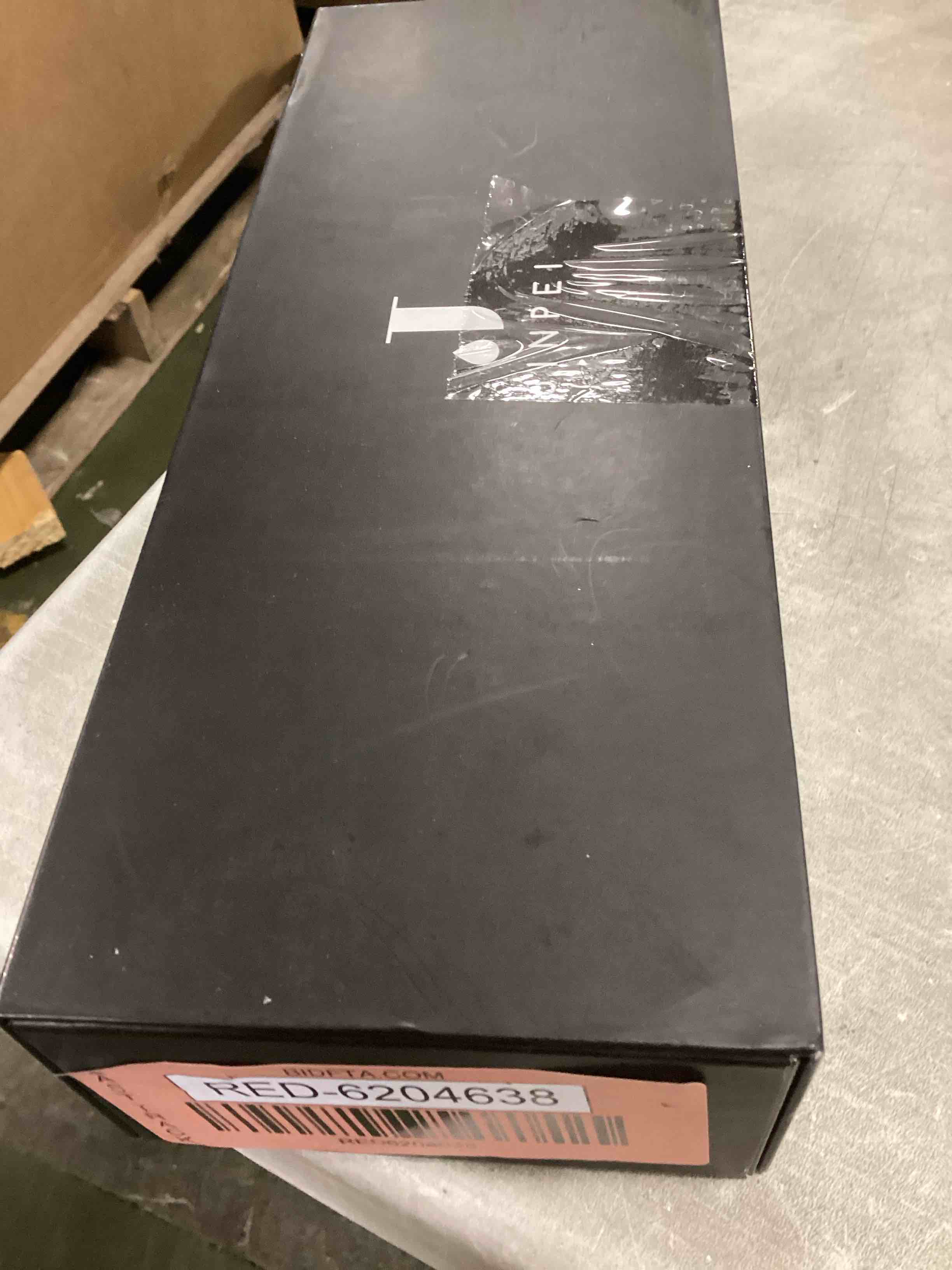 https://s3.amazonaws.com/lotting-images-prod/bidfta/RED6204638_1712235160593.jpeg