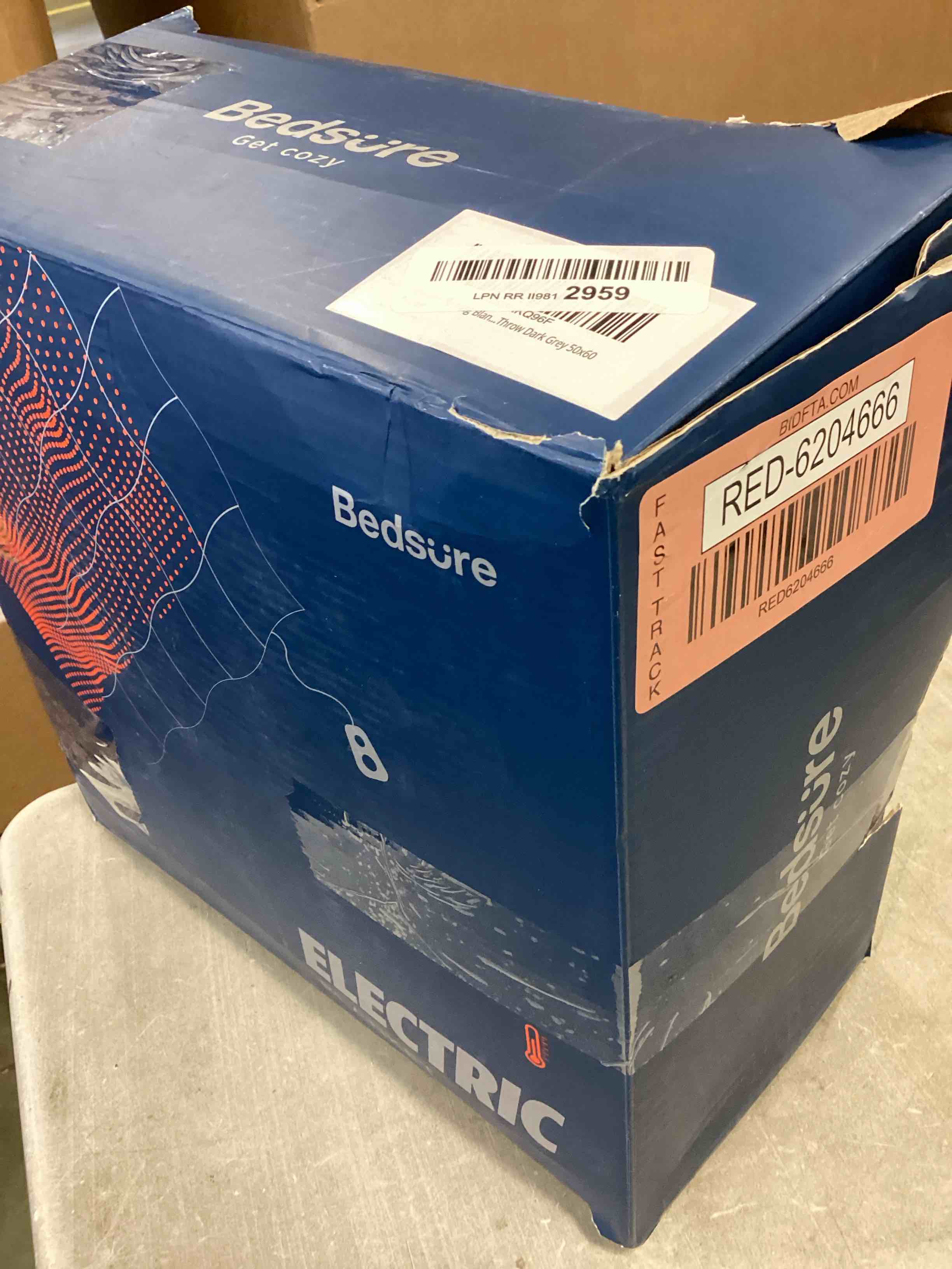 https://s3.amazonaws.com/lotting-images-prod/bidfta/RED6204666_1712237791327.jpeg