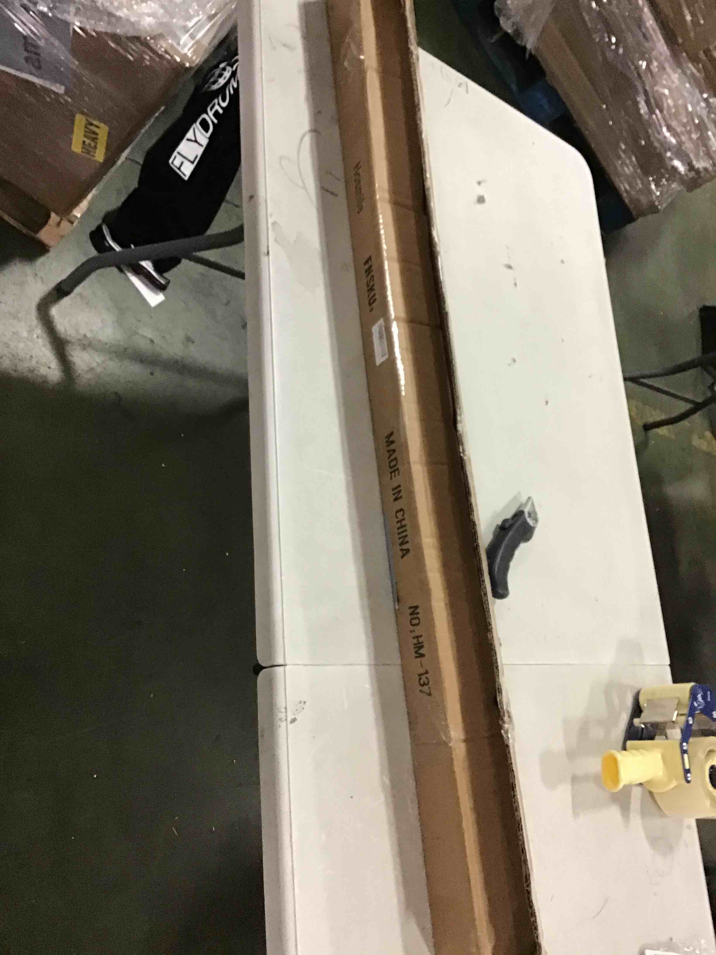 https://s3.amazonaws.com/lotting-images-prod/bidfta/RED6206132_1712147398973.jpeg