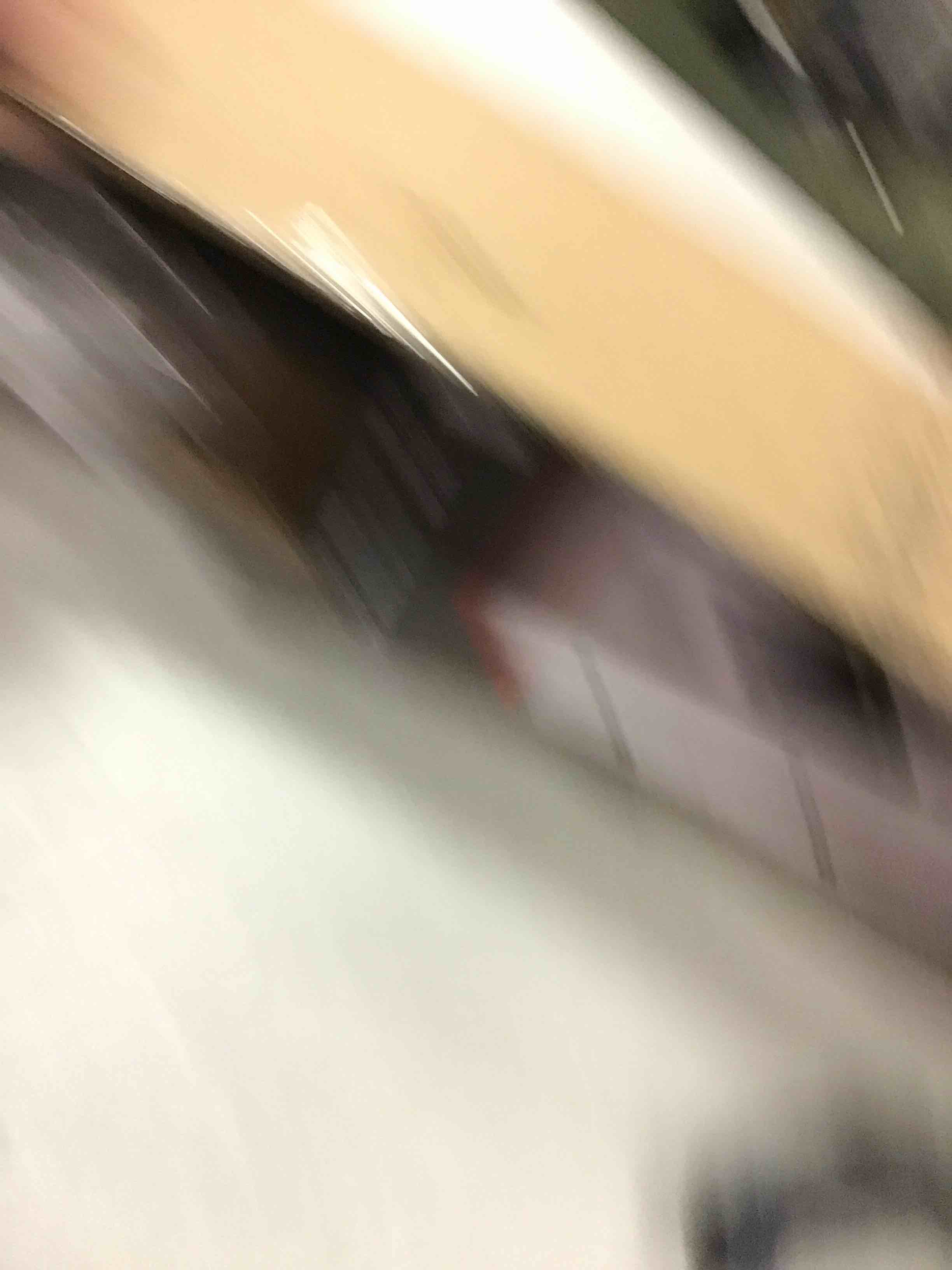 https://s3.amazonaws.com/lotting-images-prod/bidfta/RED6206140_1712149078215.jpeg