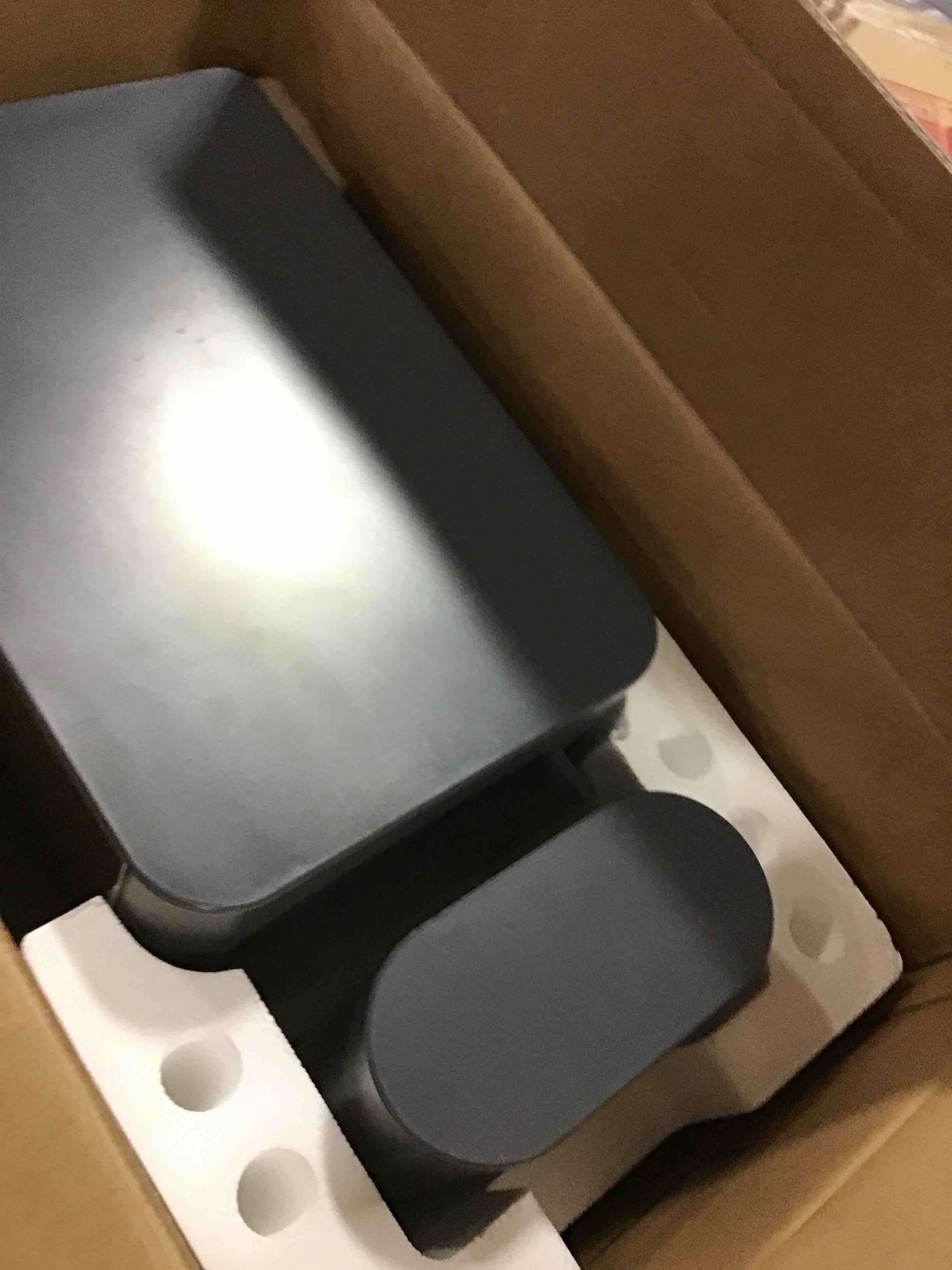https://s3.amazonaws.com/lotting-images-prod/bidfta/RED6206154_1712151867602.jpeg