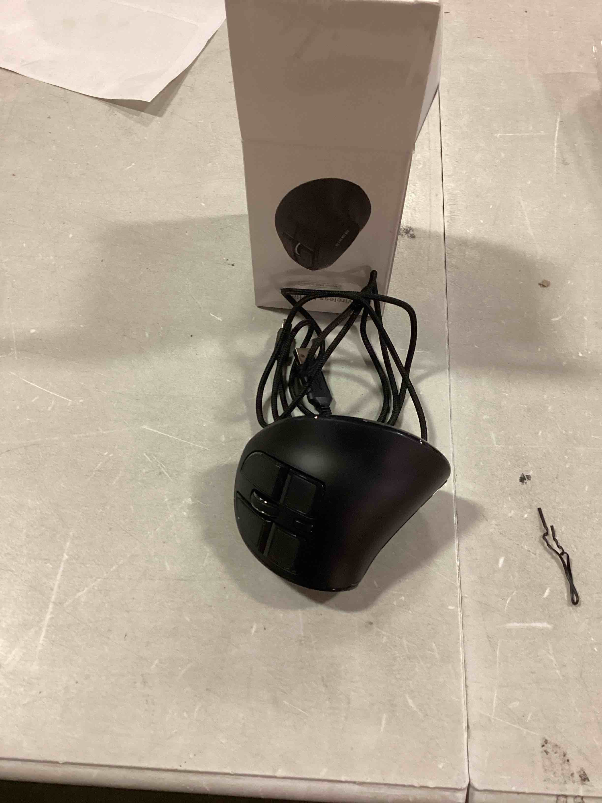 https://s3.amazonaws.com/lotting-images-prod/bidfta/RED6207315_1713538240817.jpeg