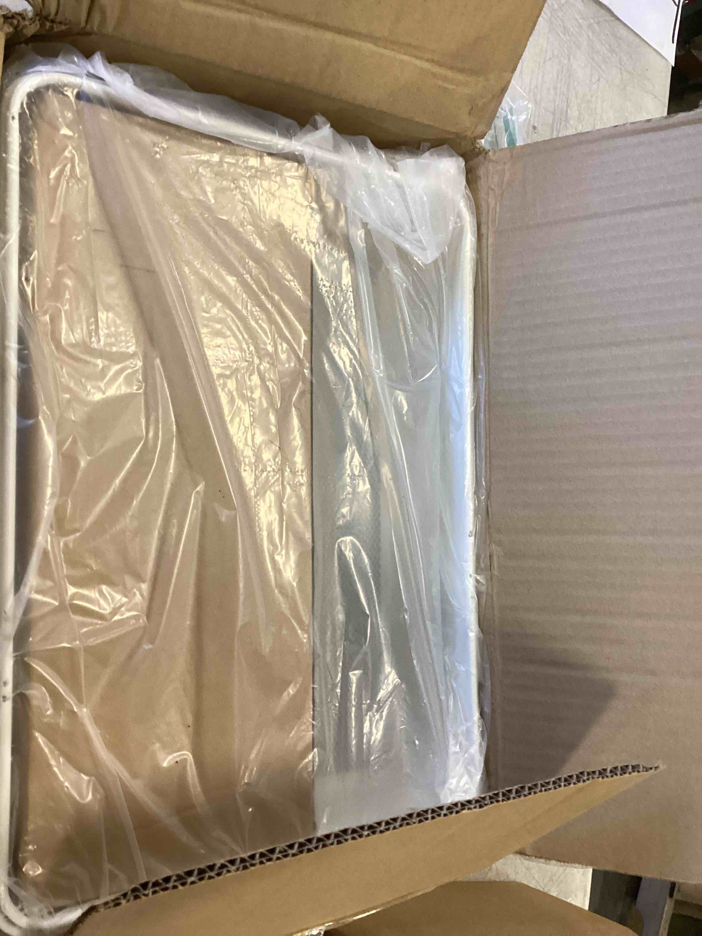 https://s3.amazonaws.com/lotting-images-prod/bidfta/RED6208167_1712152574200.jpeg