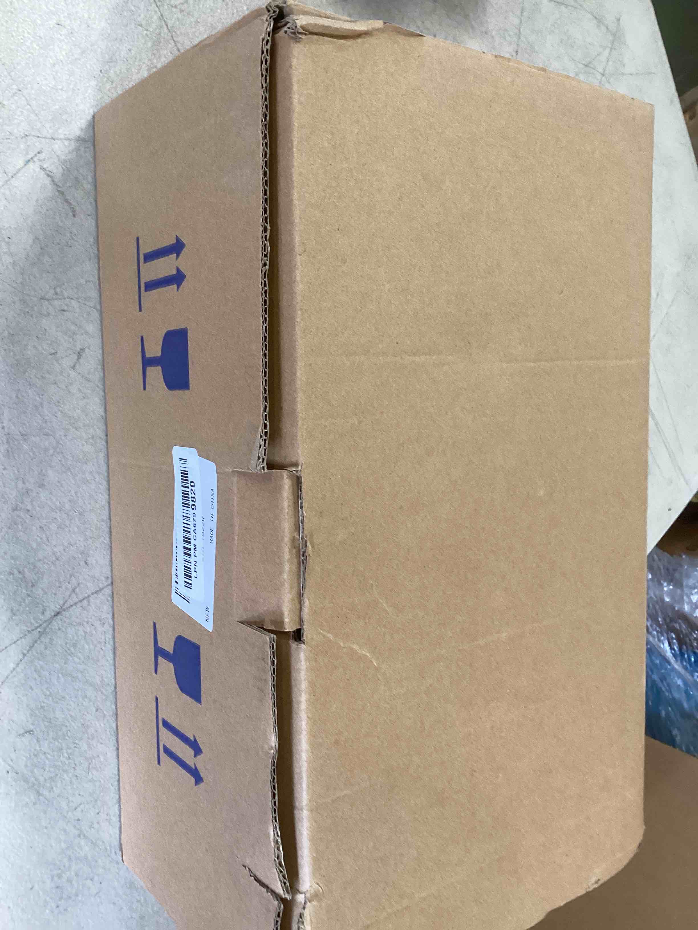 https://s3.amazonaws.com/lotting-images-prod/bidfta/RED6208474_1712252740144.jpeg