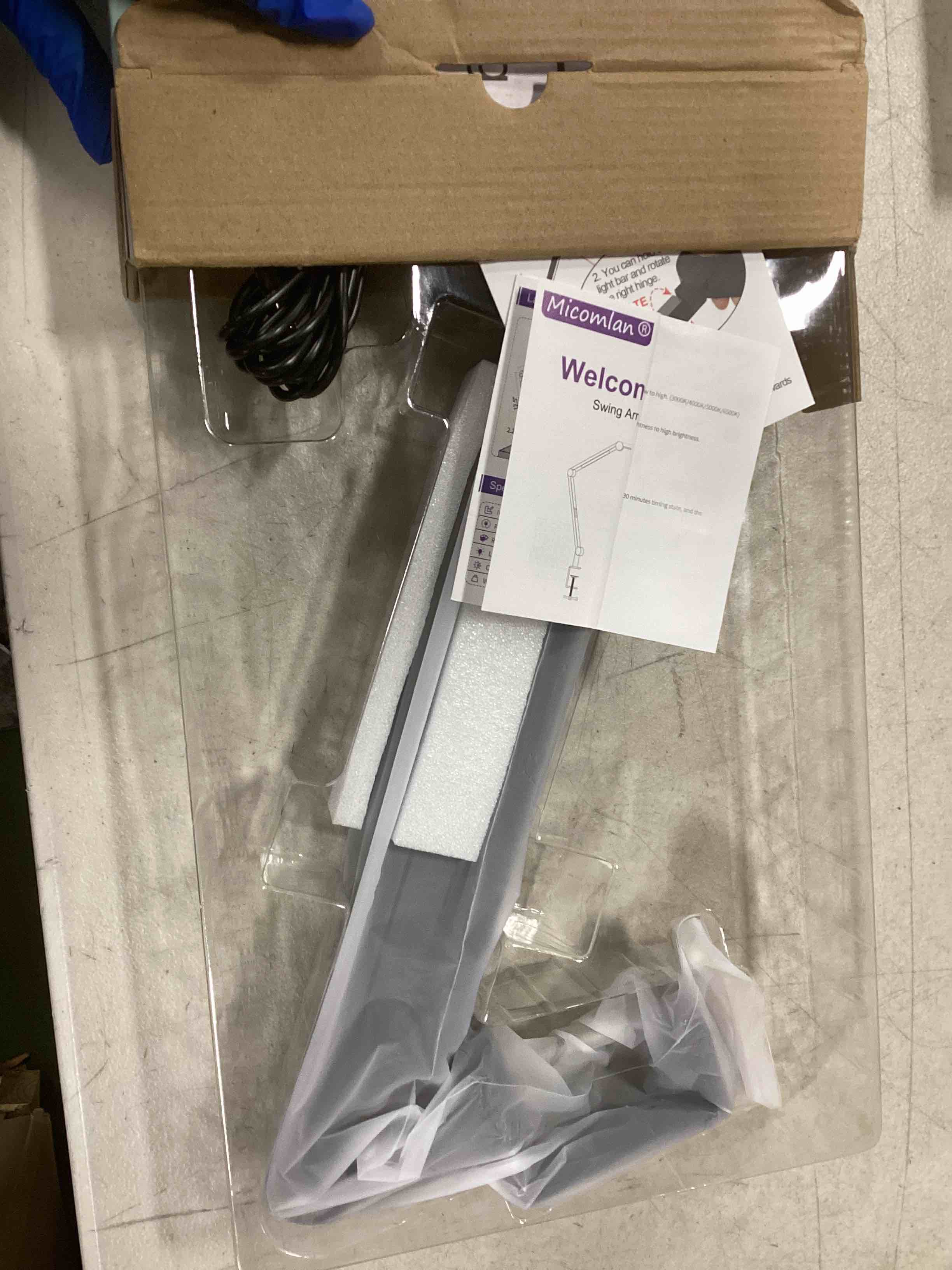 https://s3.amazonaws.com/lotting-images-prod/bidfta/RED6208664_1712319833668.jpeg