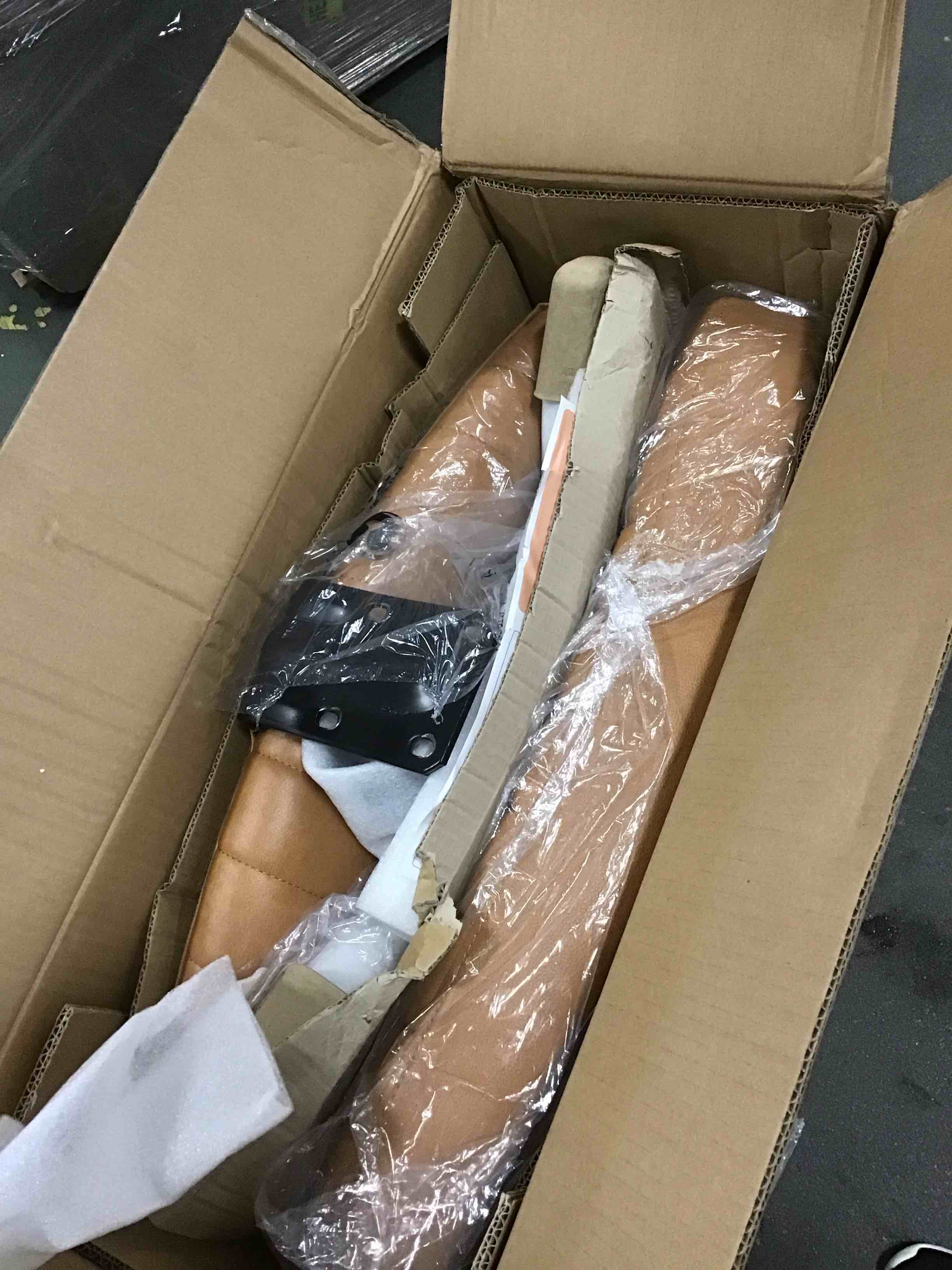 https://s3.amazonaws.com/lotting-images-prod/bidfta/RED6209025_1711808512068.jpeg