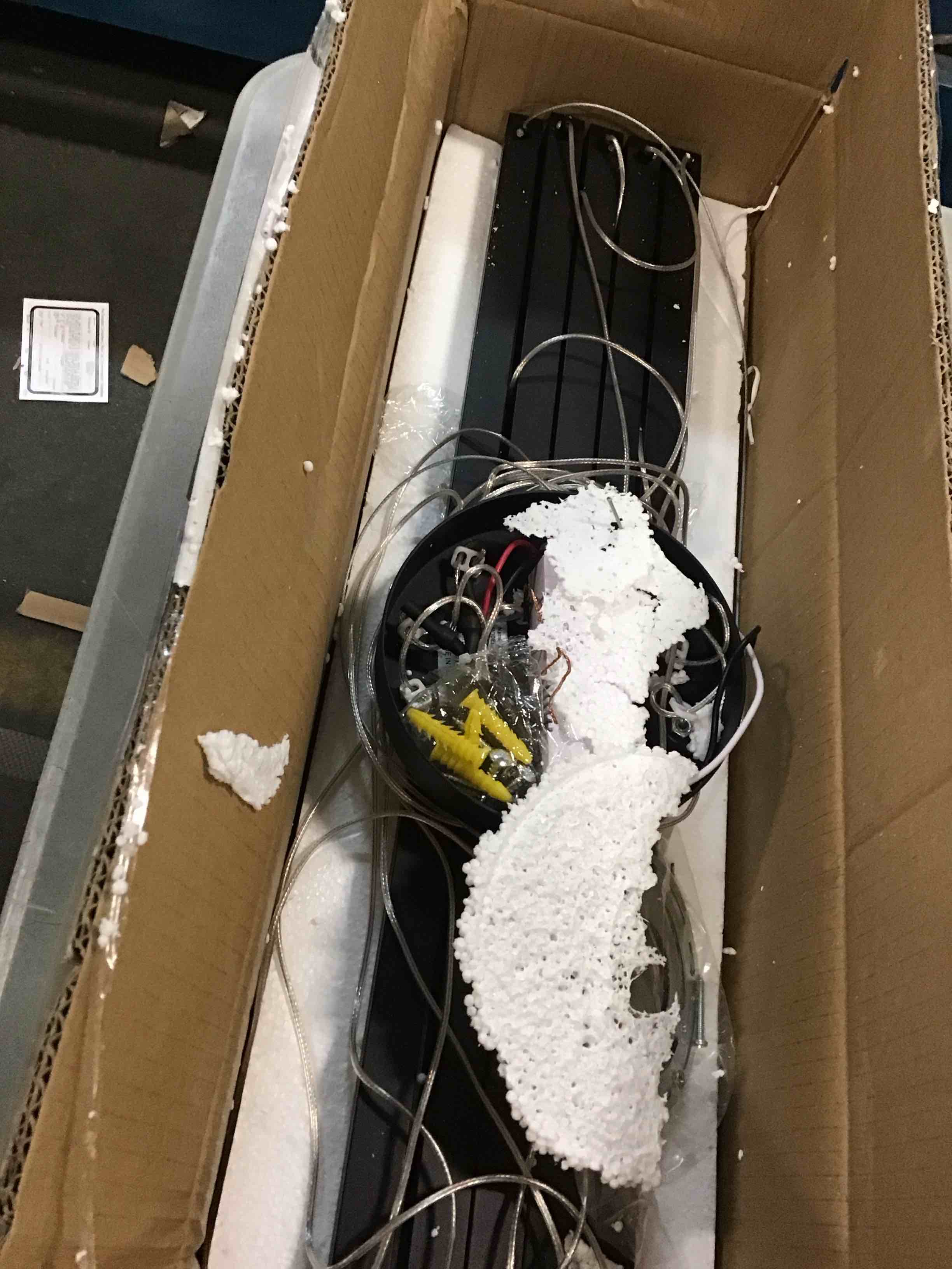https://s3.amazonaws.com/lotting-images-prod/bidfta/RED6209439_1712317447434.jpeg
