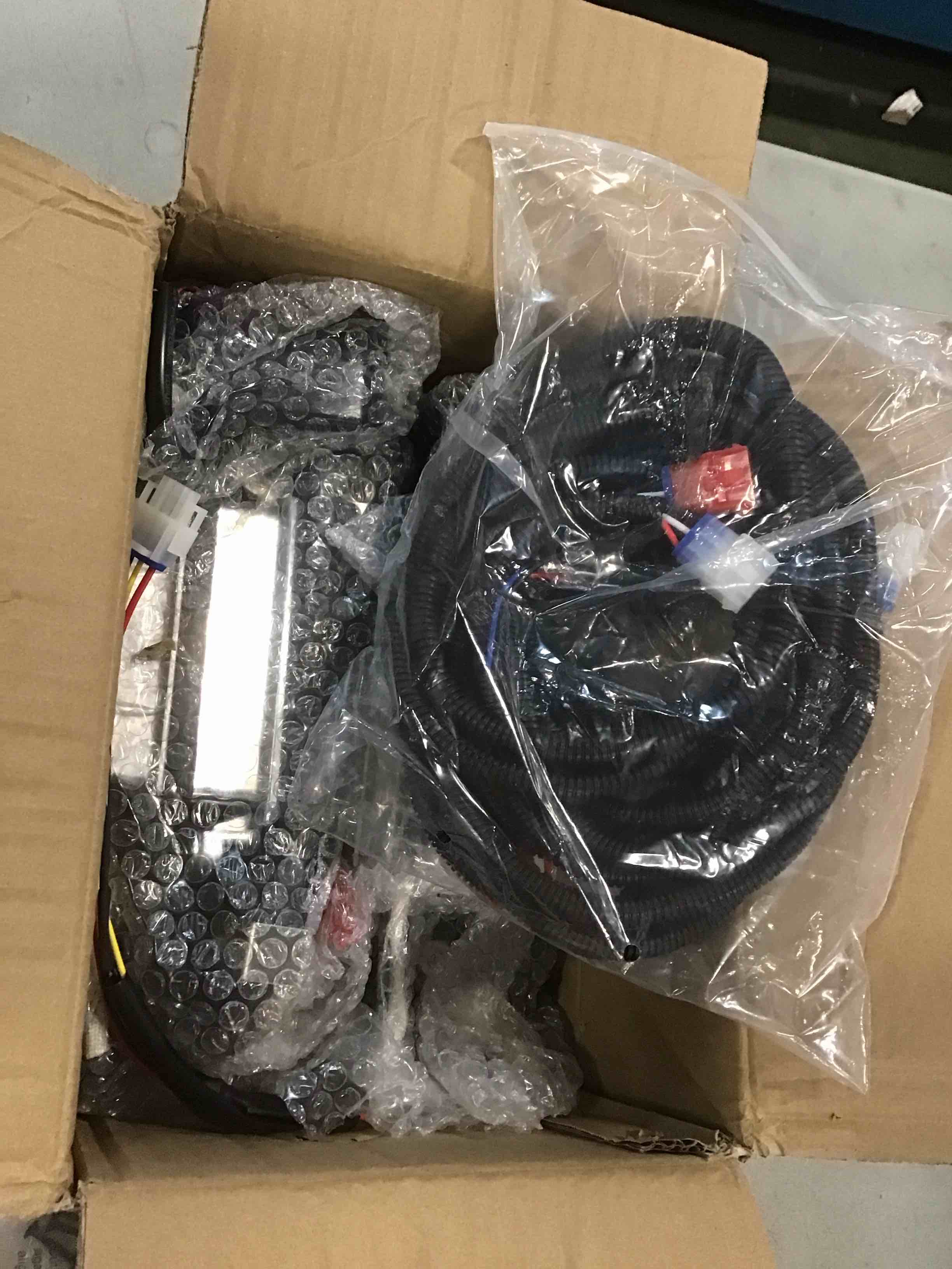 https://s3.amazonaws.com/lotting-images-prod/bidfta/RED6209594_1712334473875.jpeg
