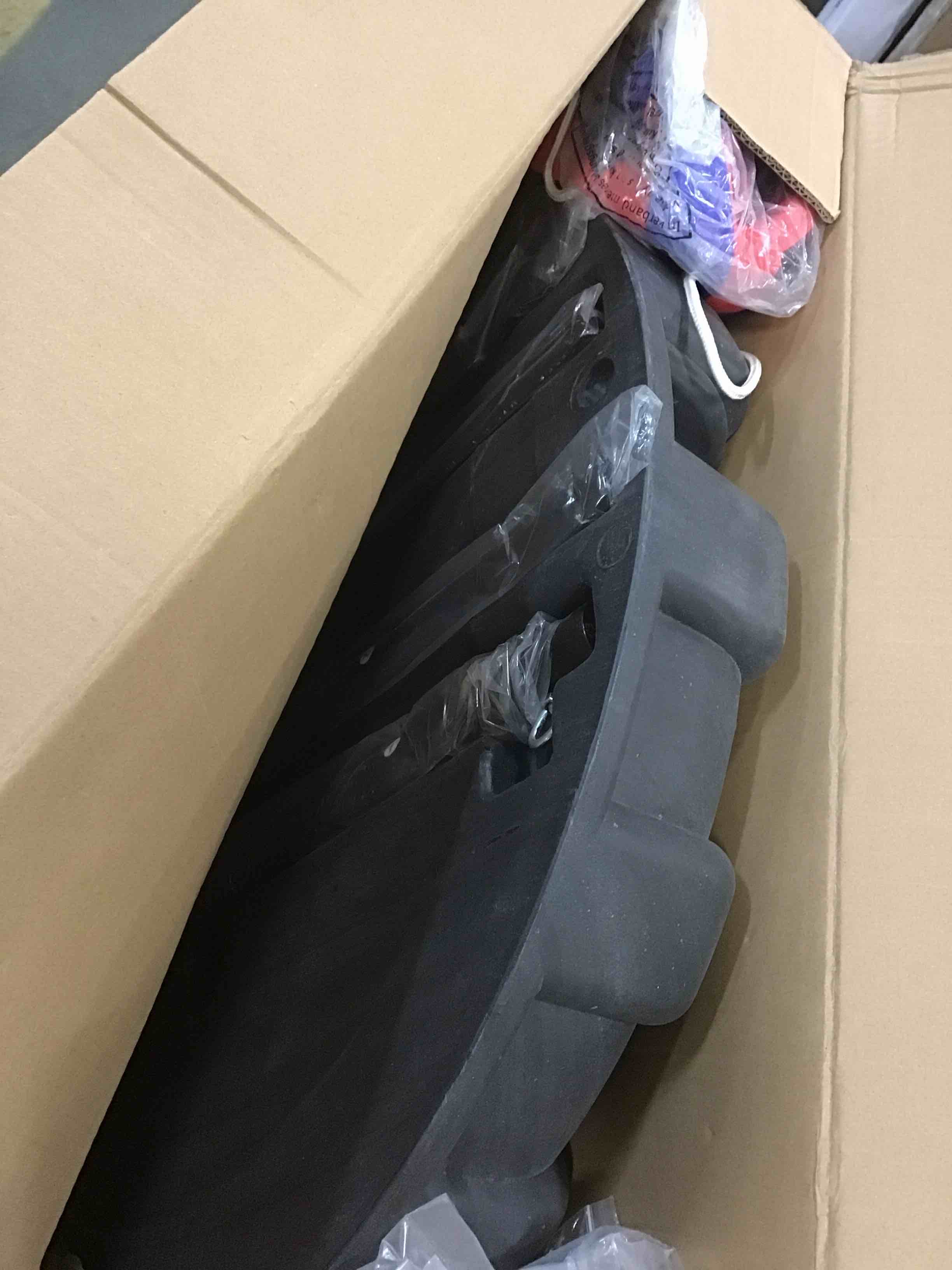 https://s3.amazonaws.com/lotting-images-prod/bidfta/RED6209828_1712414974002.jpeg