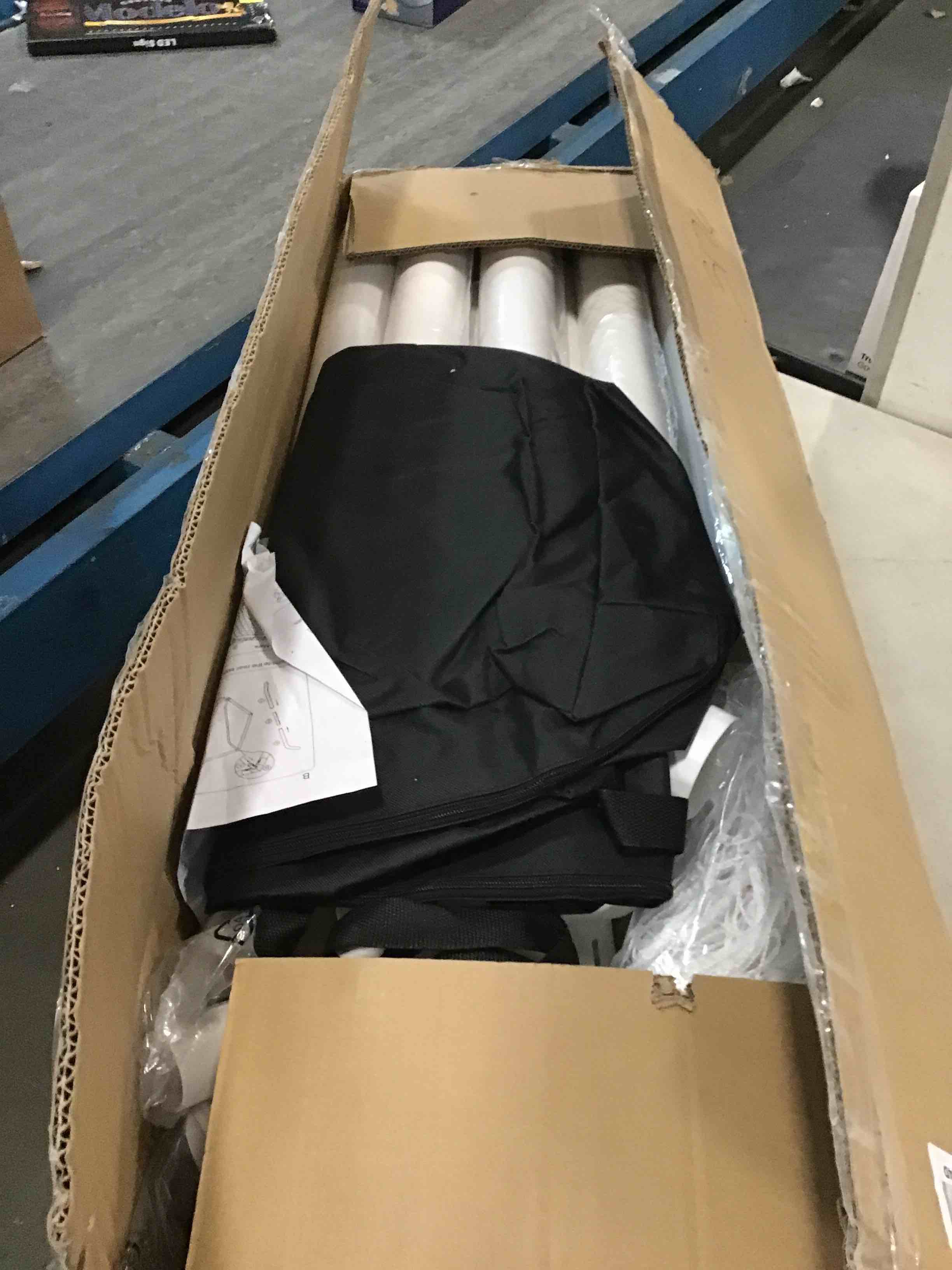 https://s3.amazonaws.com/lotting-images-prod/bidfta/RED6211062_1712251247708.jpeg