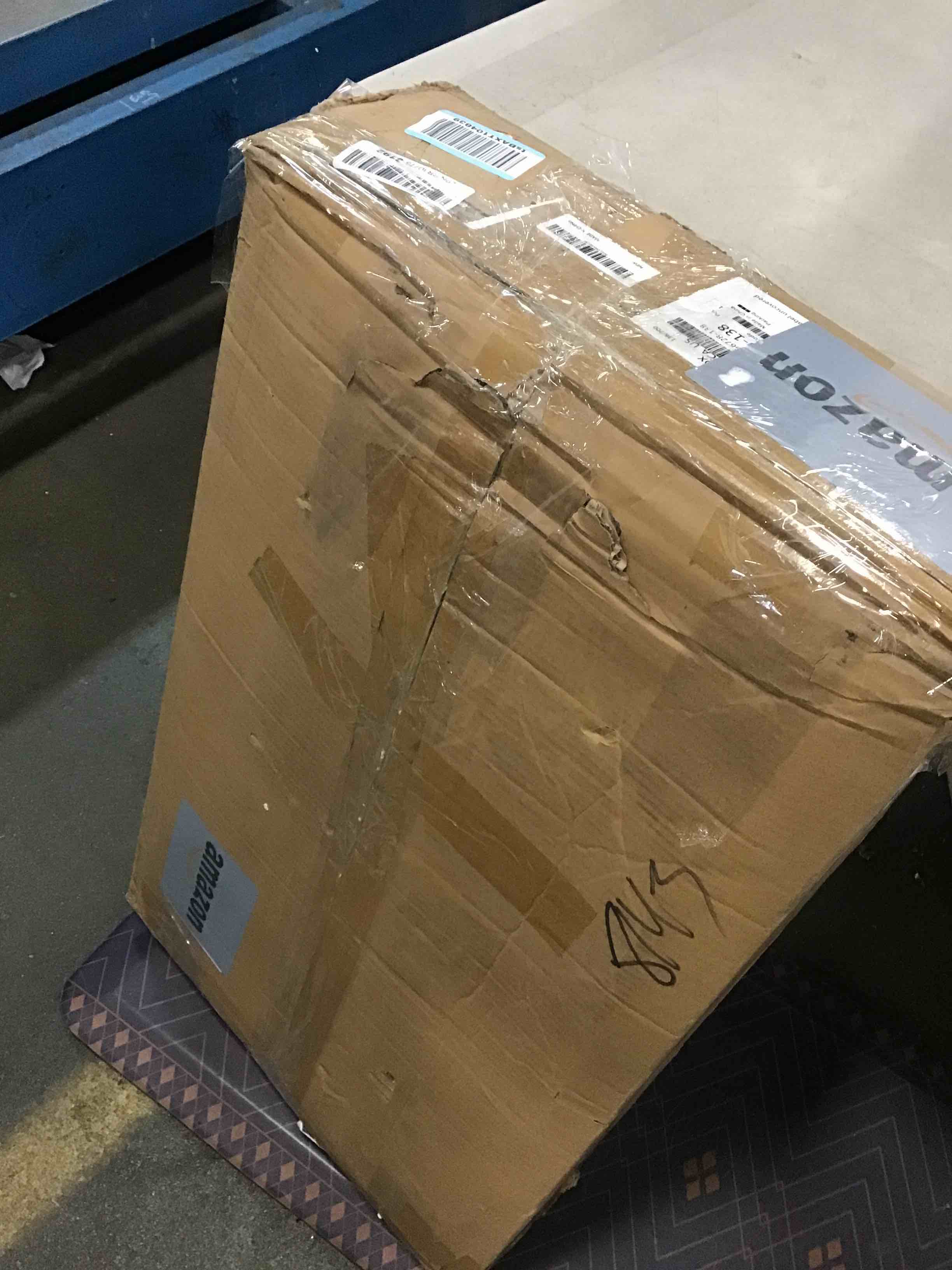https://s3.amazonaws.com/lotting-images-prod/bidfta/RED6211099_1712255811383.jpeg