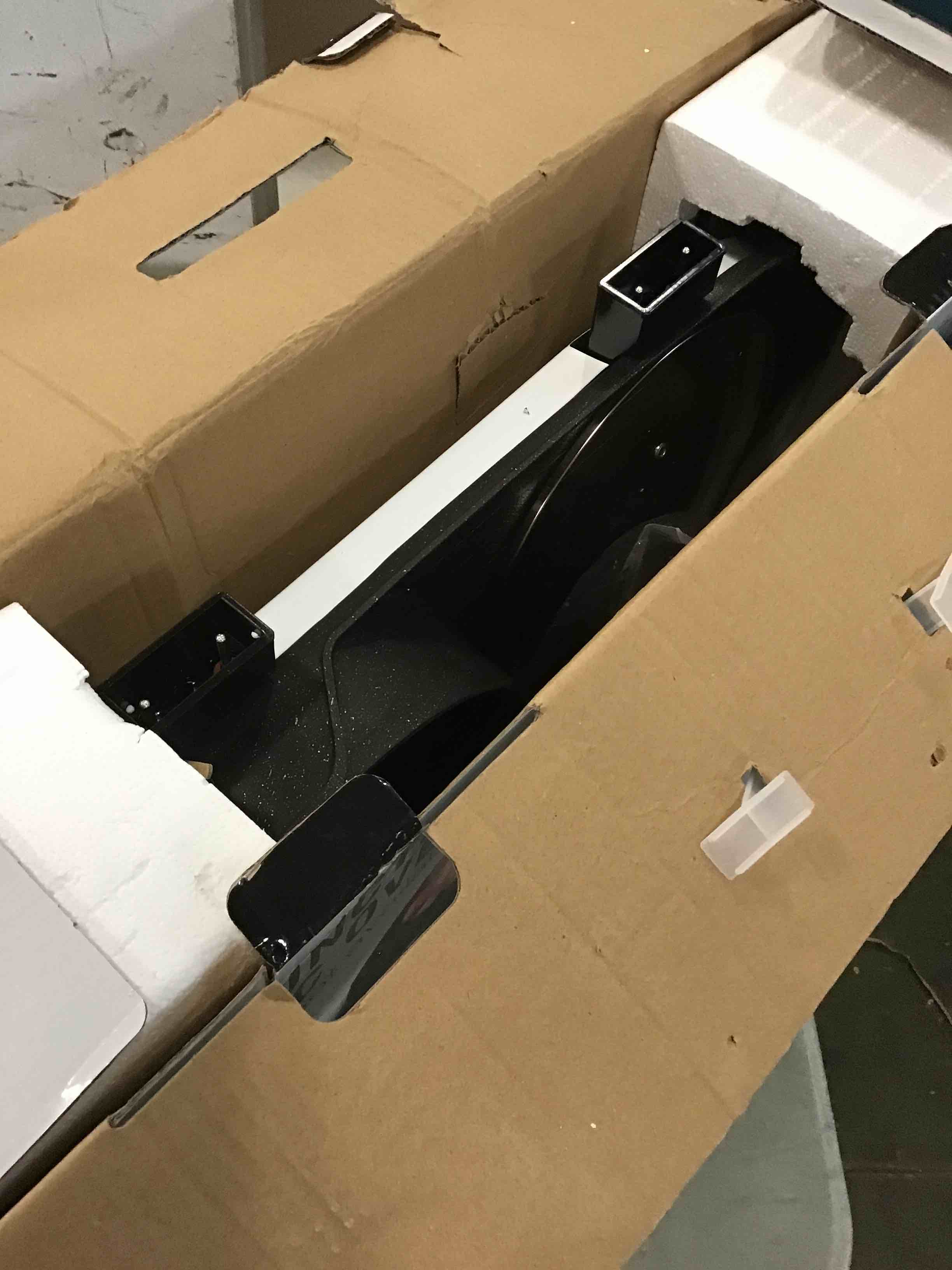 https://s3.amazonaws.com/lotting-images-prod/bidfta/RED6211295_1712337359930.jpeg