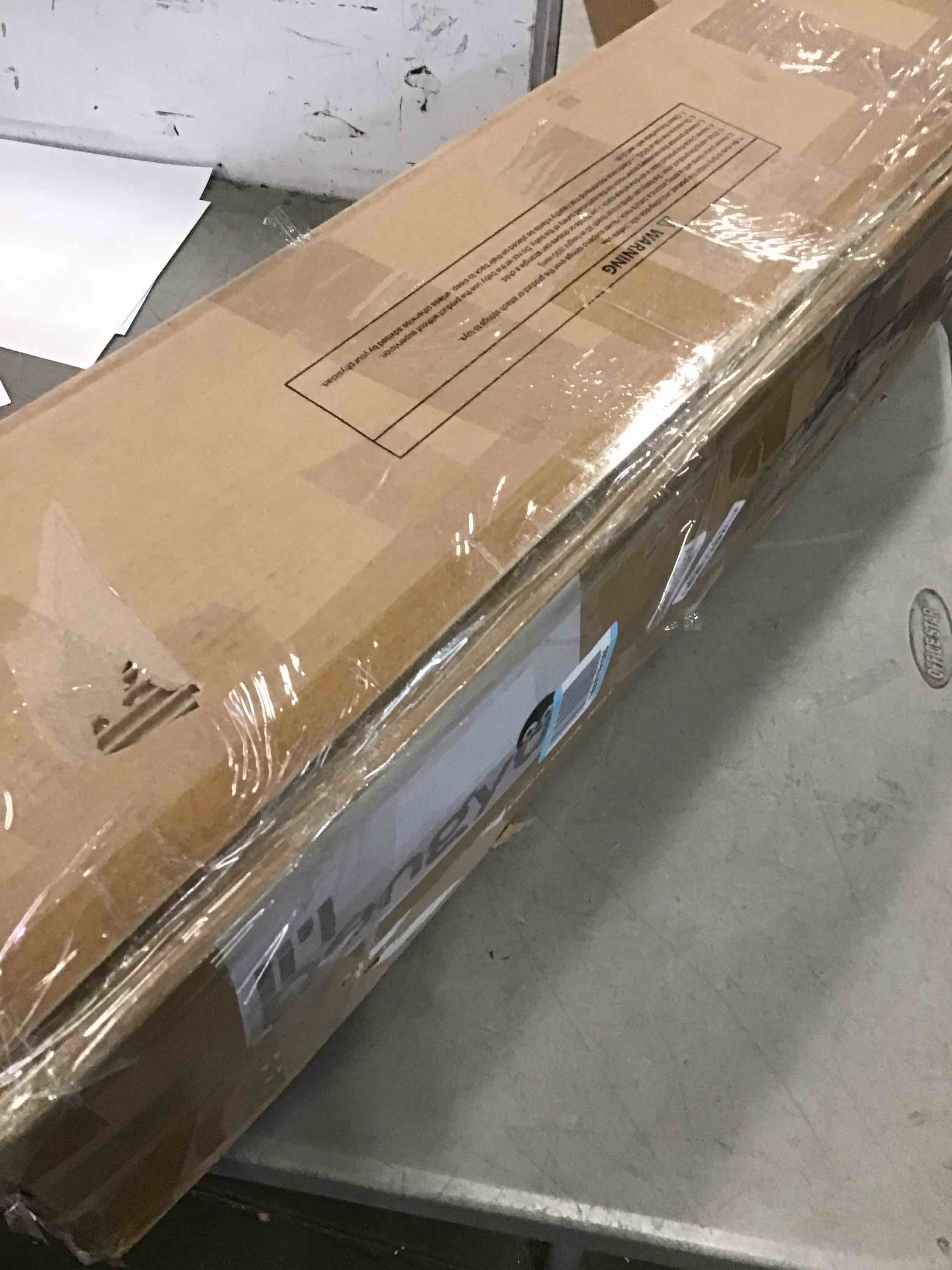 https://s3.amazonaws.com/lotting-images-prod/bidfta/RED6211484_1712415727715.jpeg