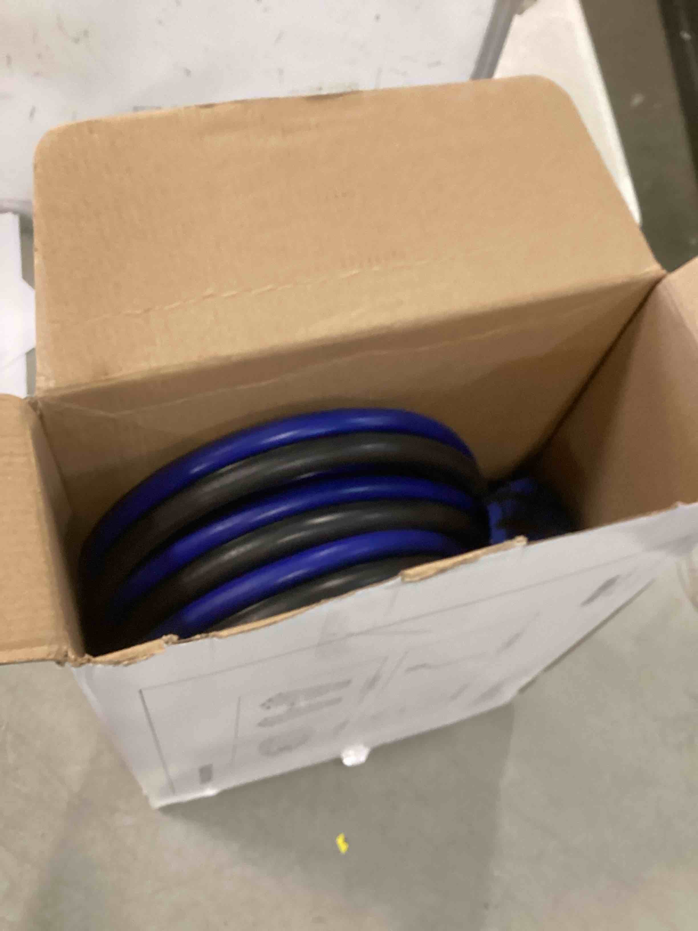 https://s3.amazonaws.com/lotting-images-prod/bidfta/RED6211560_1712425609751.jpeg