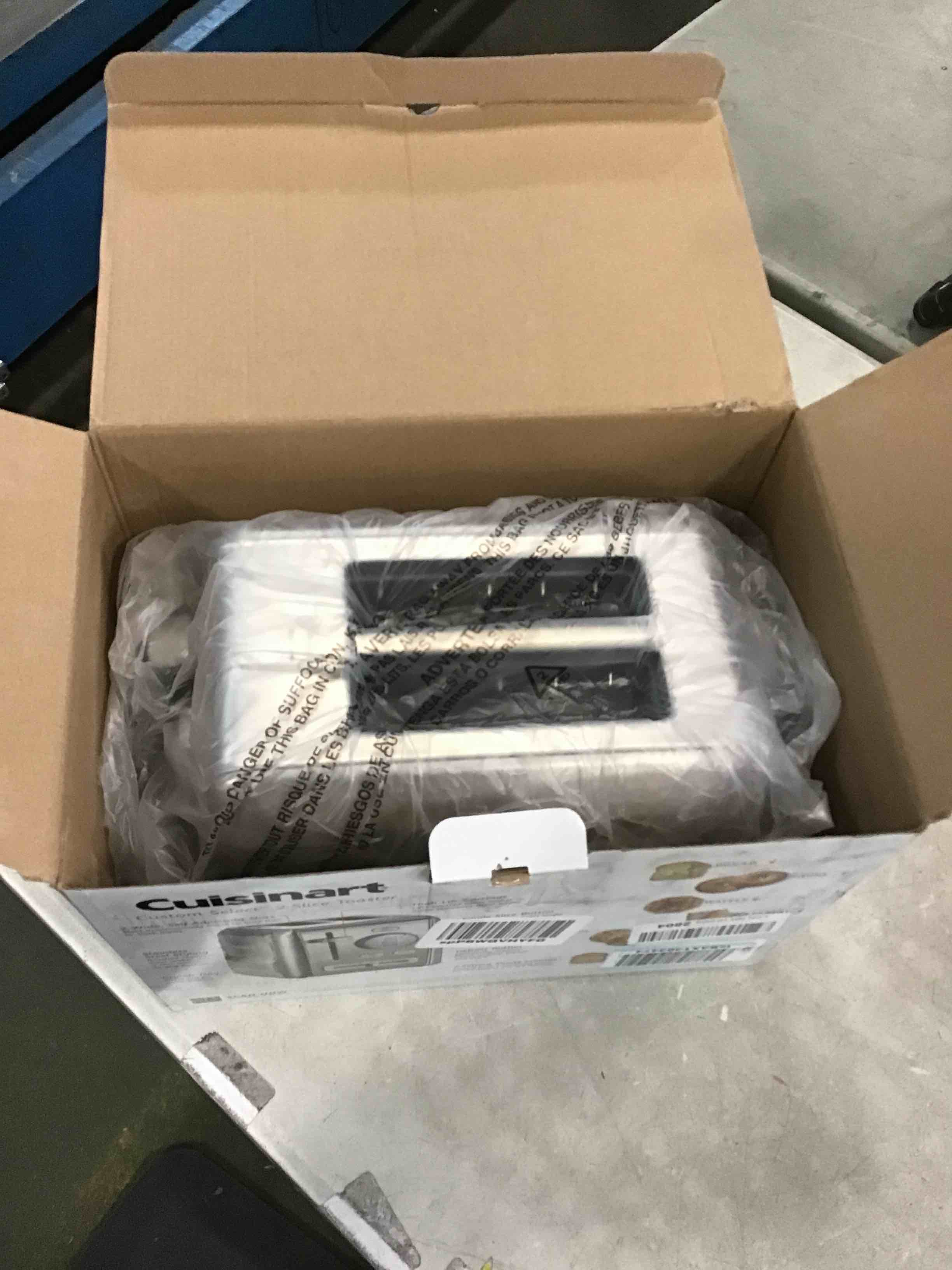 https://s3.amazonaws.com/lotting-images-prod/bidfta/RED6211920_1712587699688.jpeg