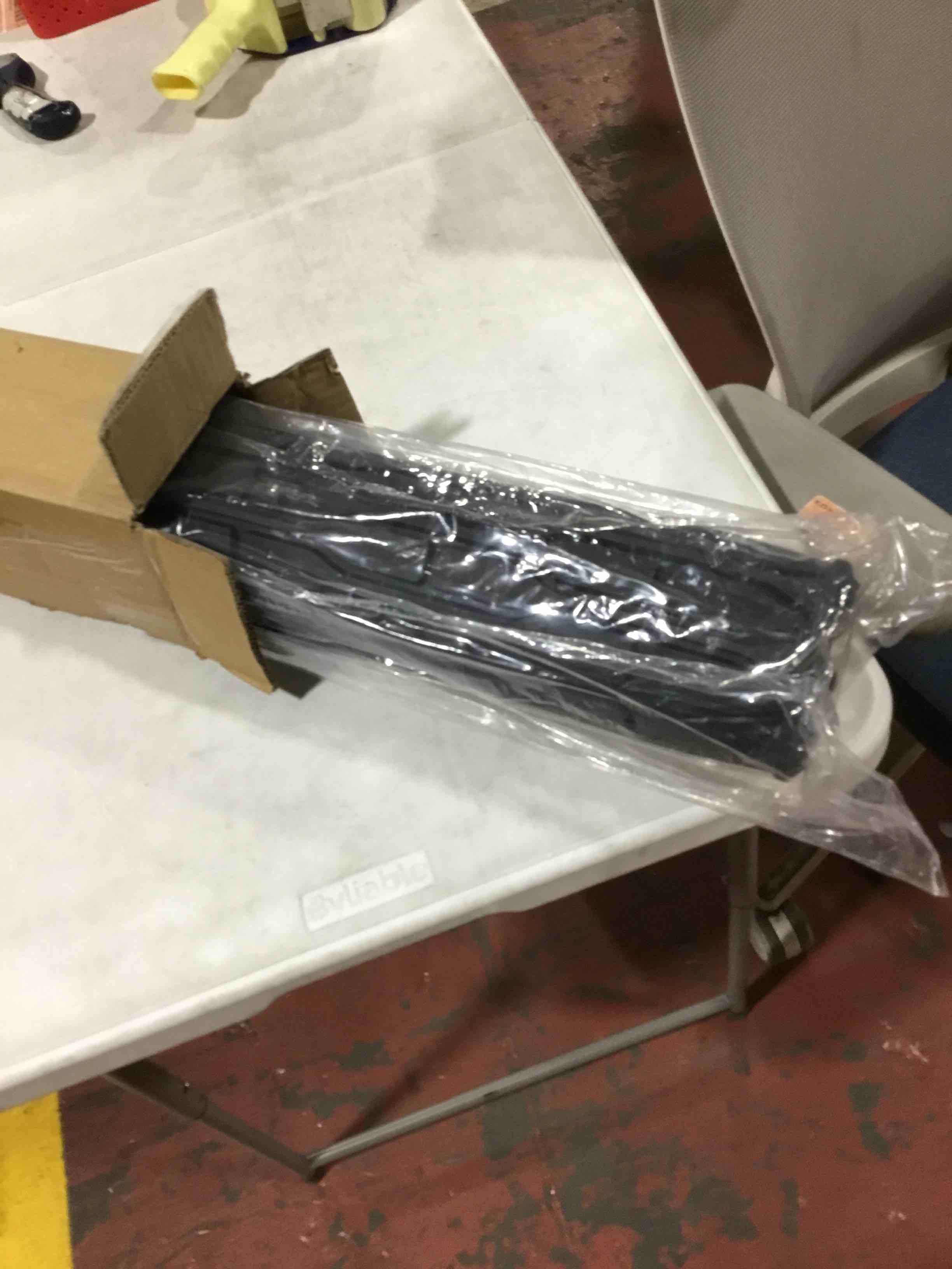 https://s3.amazonaws.com/lotting-images-prod/bidfta/RED6213354_1714075064773.jpeg