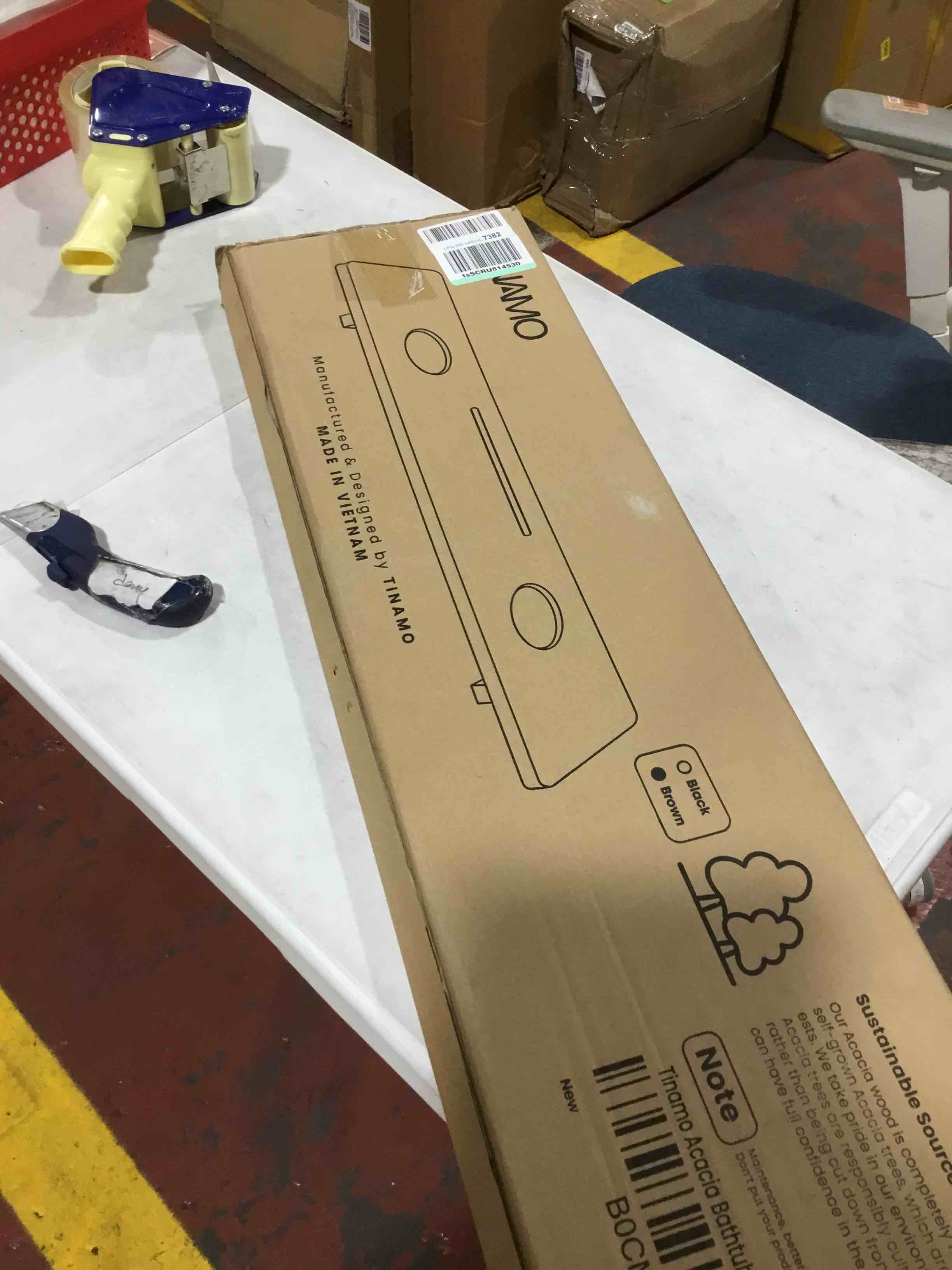 https://s3.amazonaws.com/lotting-images-prod/bidfta/RED6213366_1714079805223.jpeg