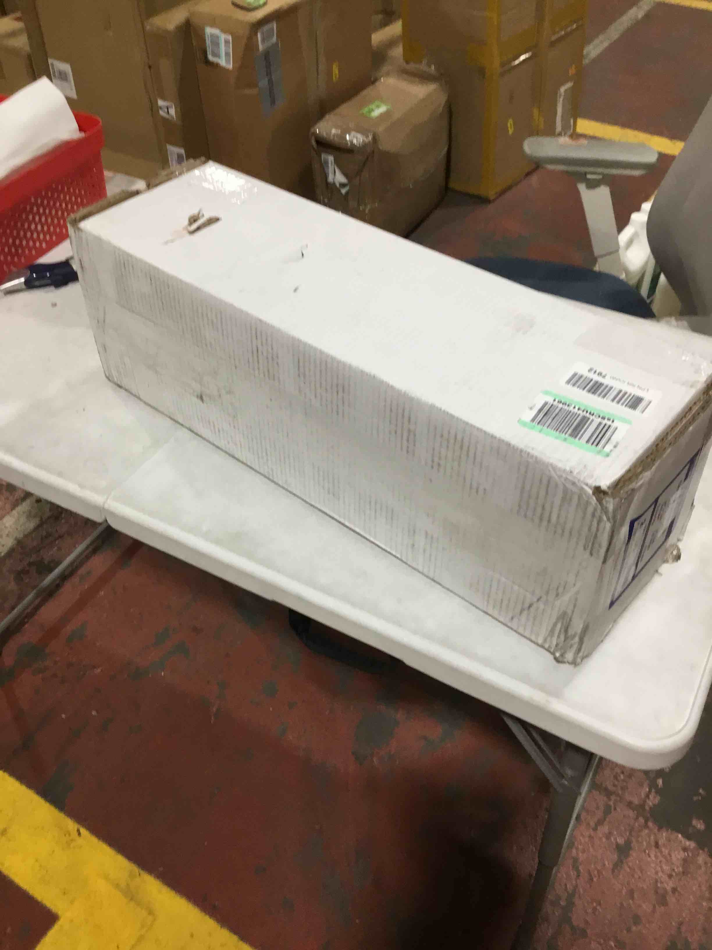 https://s3.amazonaws.com/lotting-images-prod/bidfta/RED6213367_1714079952704.jpeg
