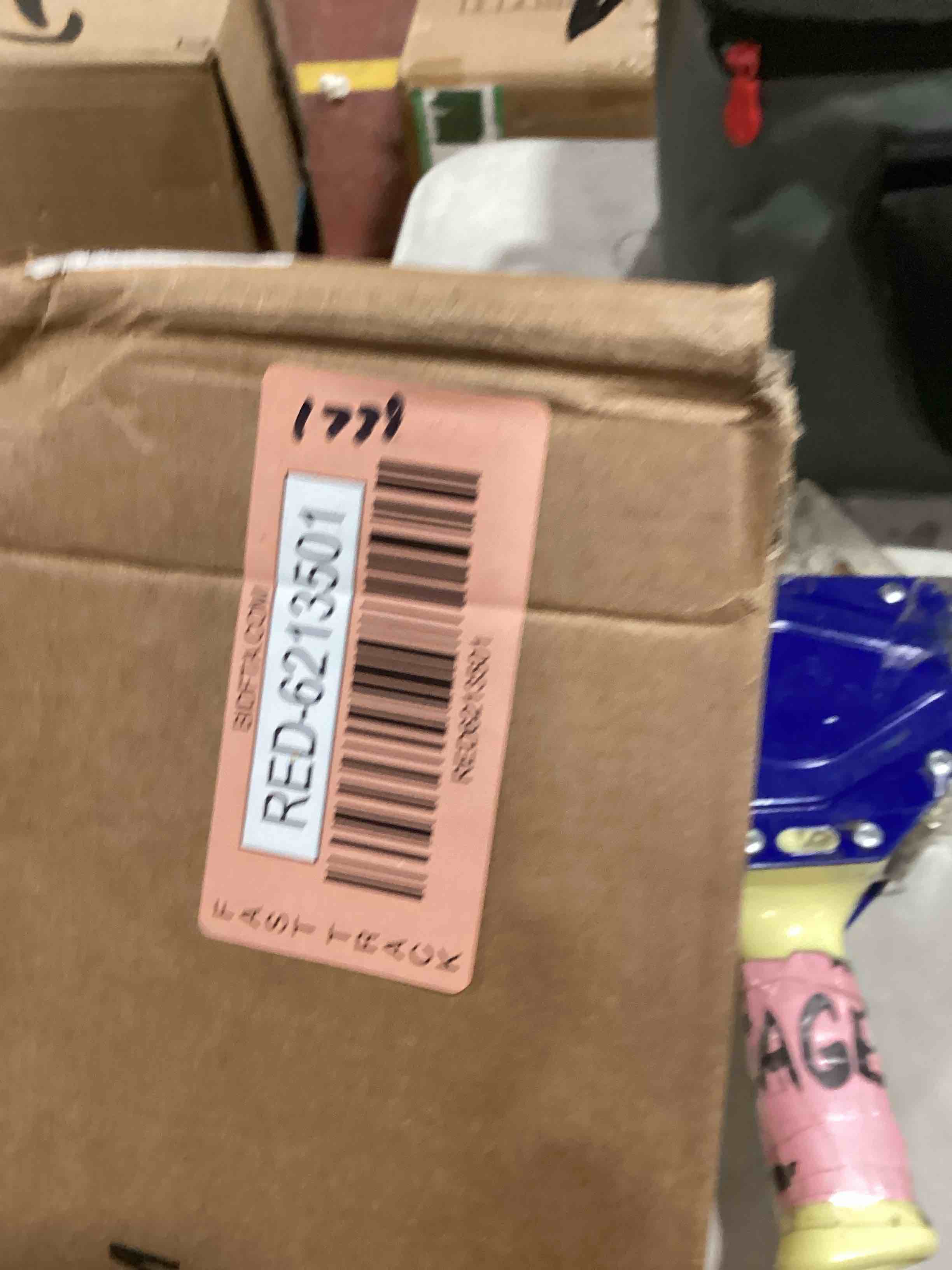 https://s3.amazonaws.com/lotting-images-prod/bidfta/RED6213501_1712929086914.jpeg