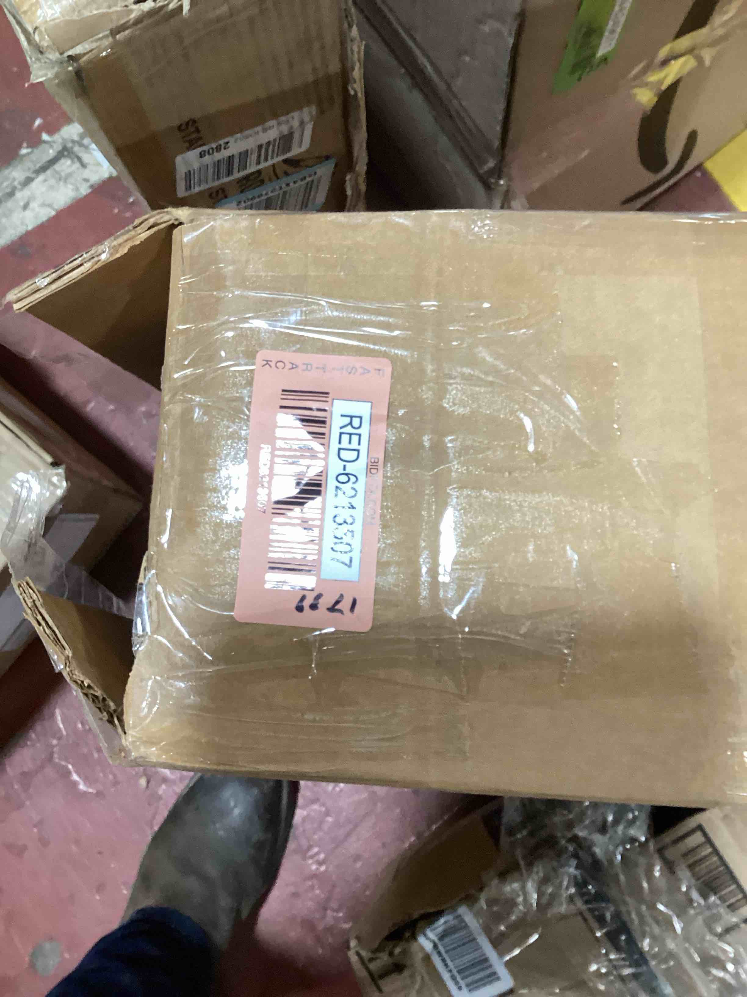 https://s3.amazonaws.com/lotting-images-prod/bidfta/RED6213507_1712926396012.jpeg