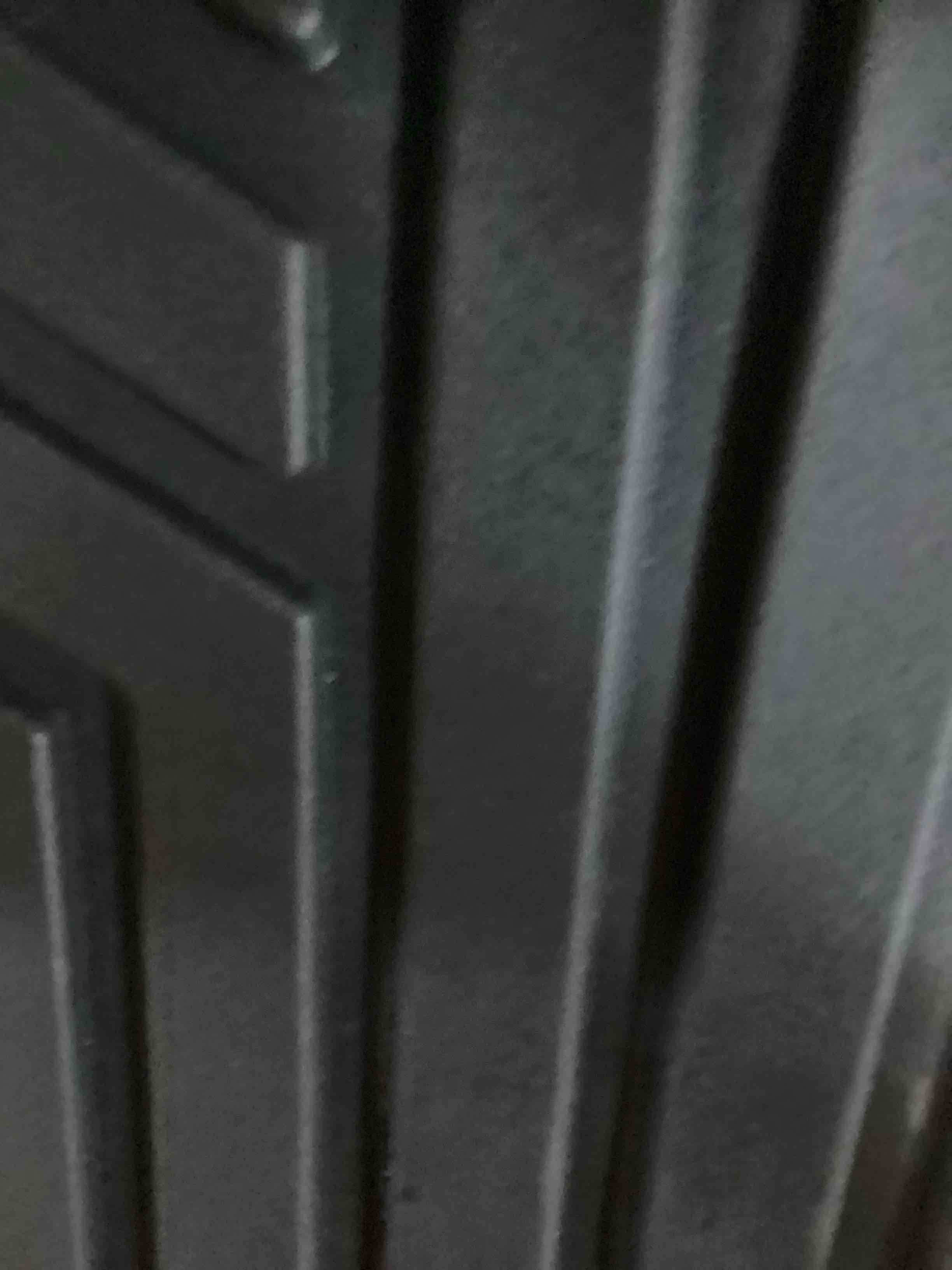 https://s3.amazonaws.com/lotting-images-prod/bidfta/RED6213510_1712926429520.jpeg