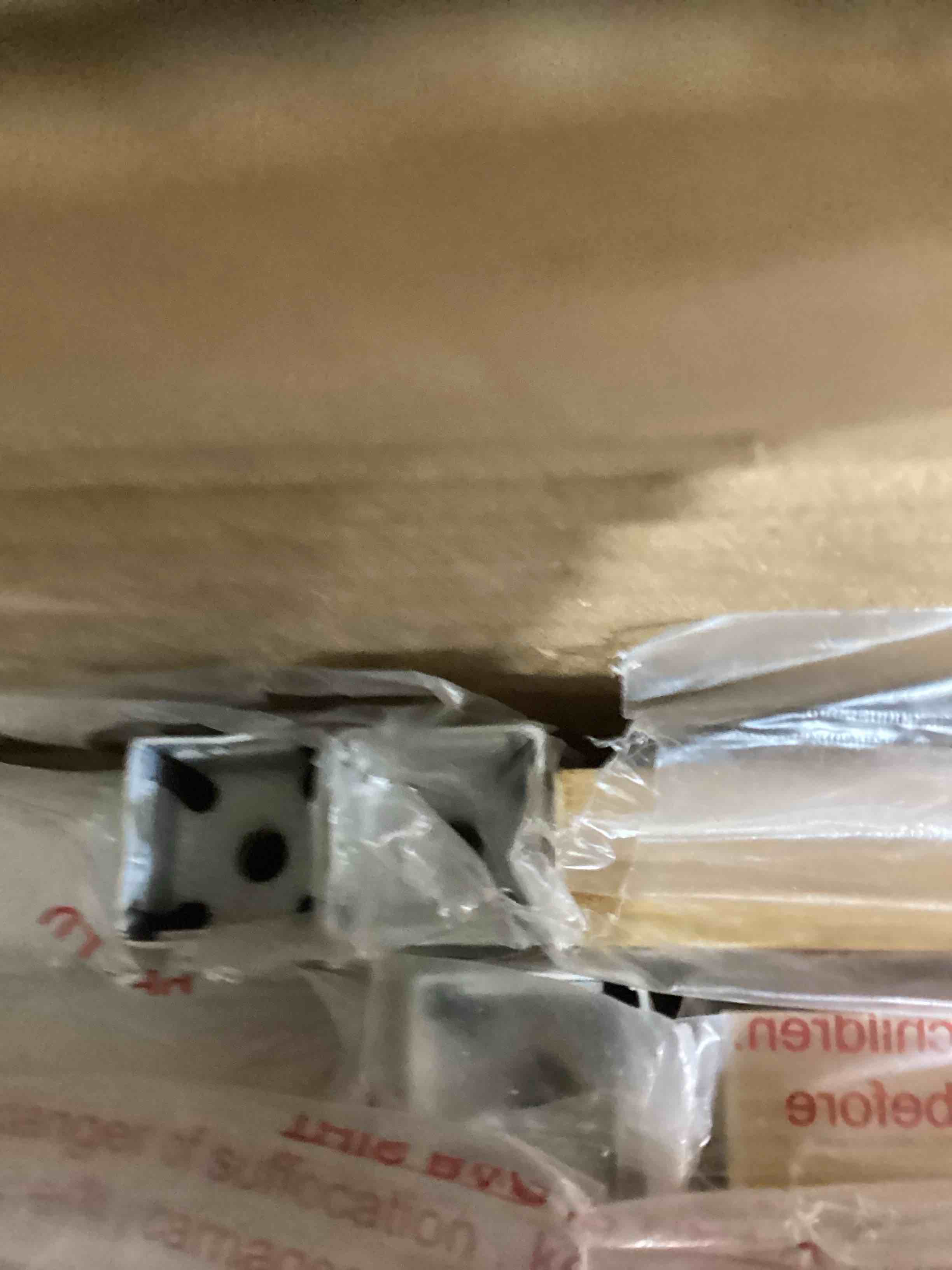 https://s3.amazonaws.com/lotting-images-prod/bidfta/RED6213511_1712926142482.jpeg