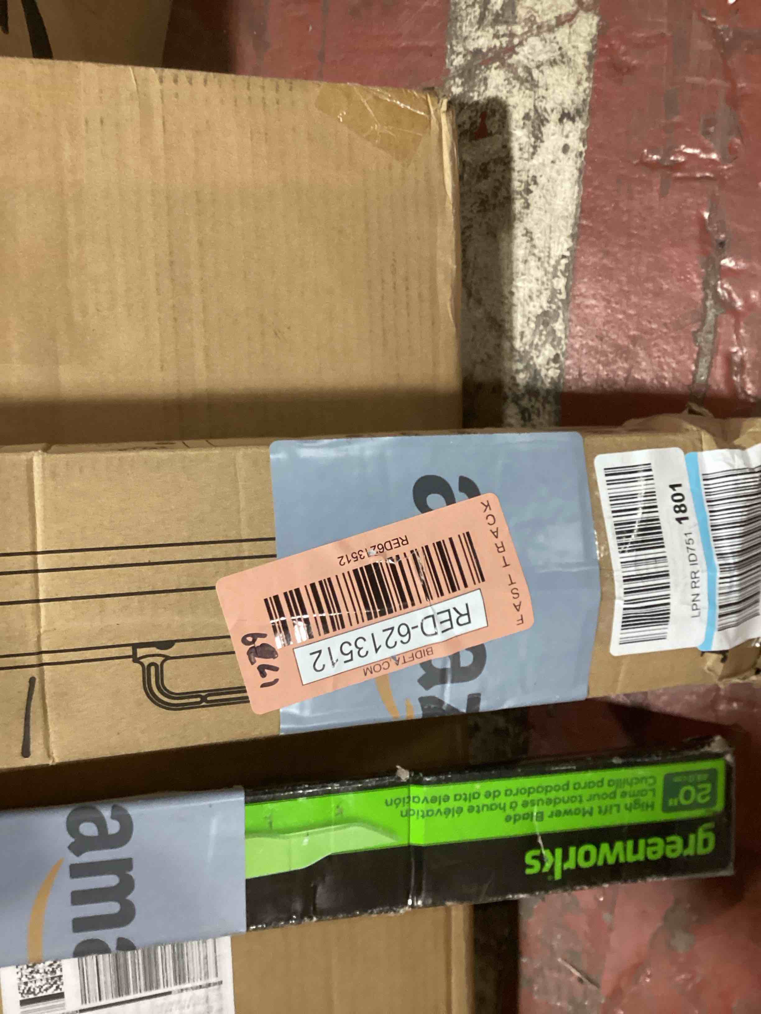 https://s3.amazonaws.com/lotting-images-prod/bidfta/RED6213512_1712926016365.jpeg
