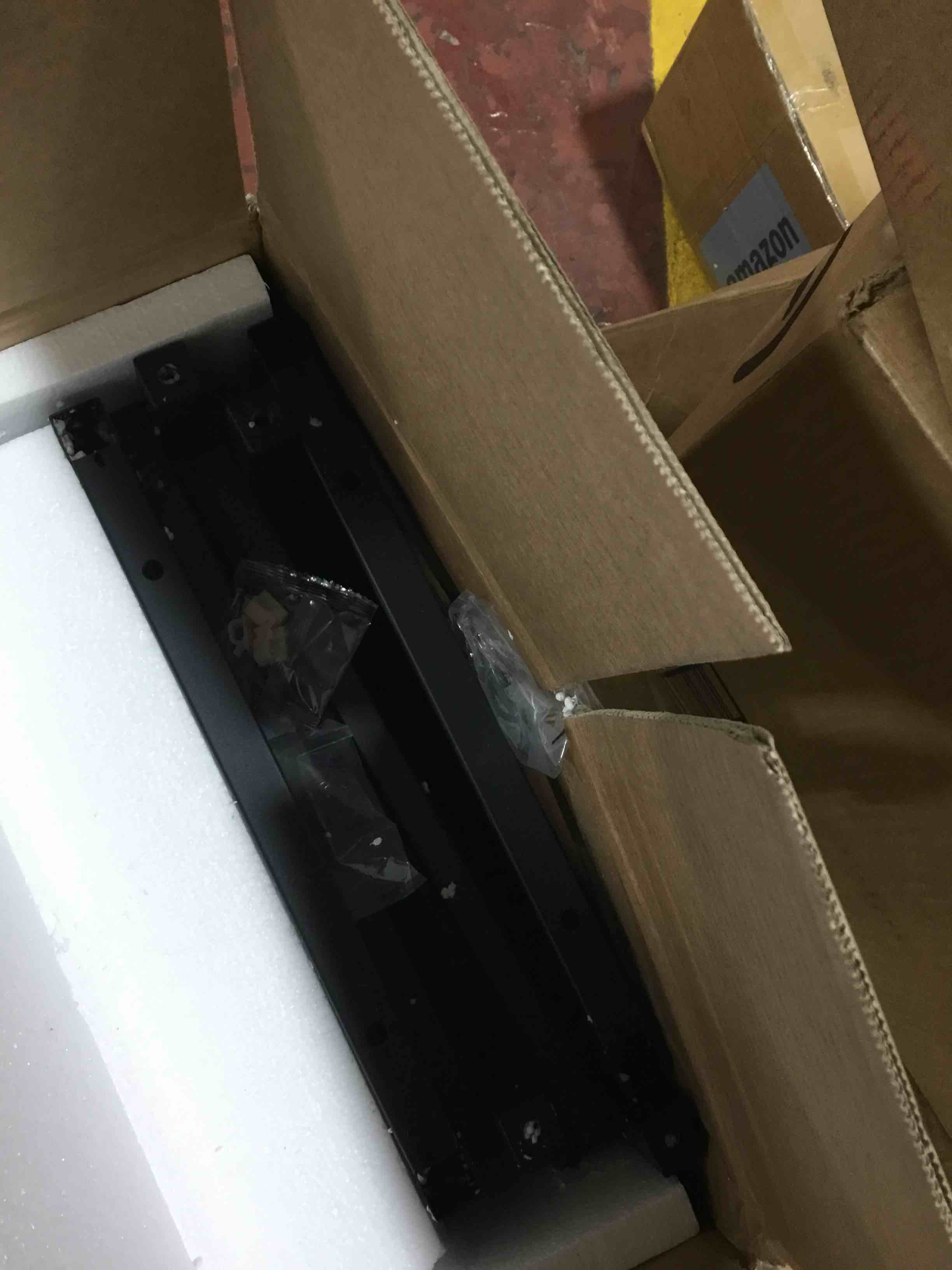 https://s3.amazonaws.com/lotting-images-prod/bidfta/RED6213598_1713383855813.jpeg