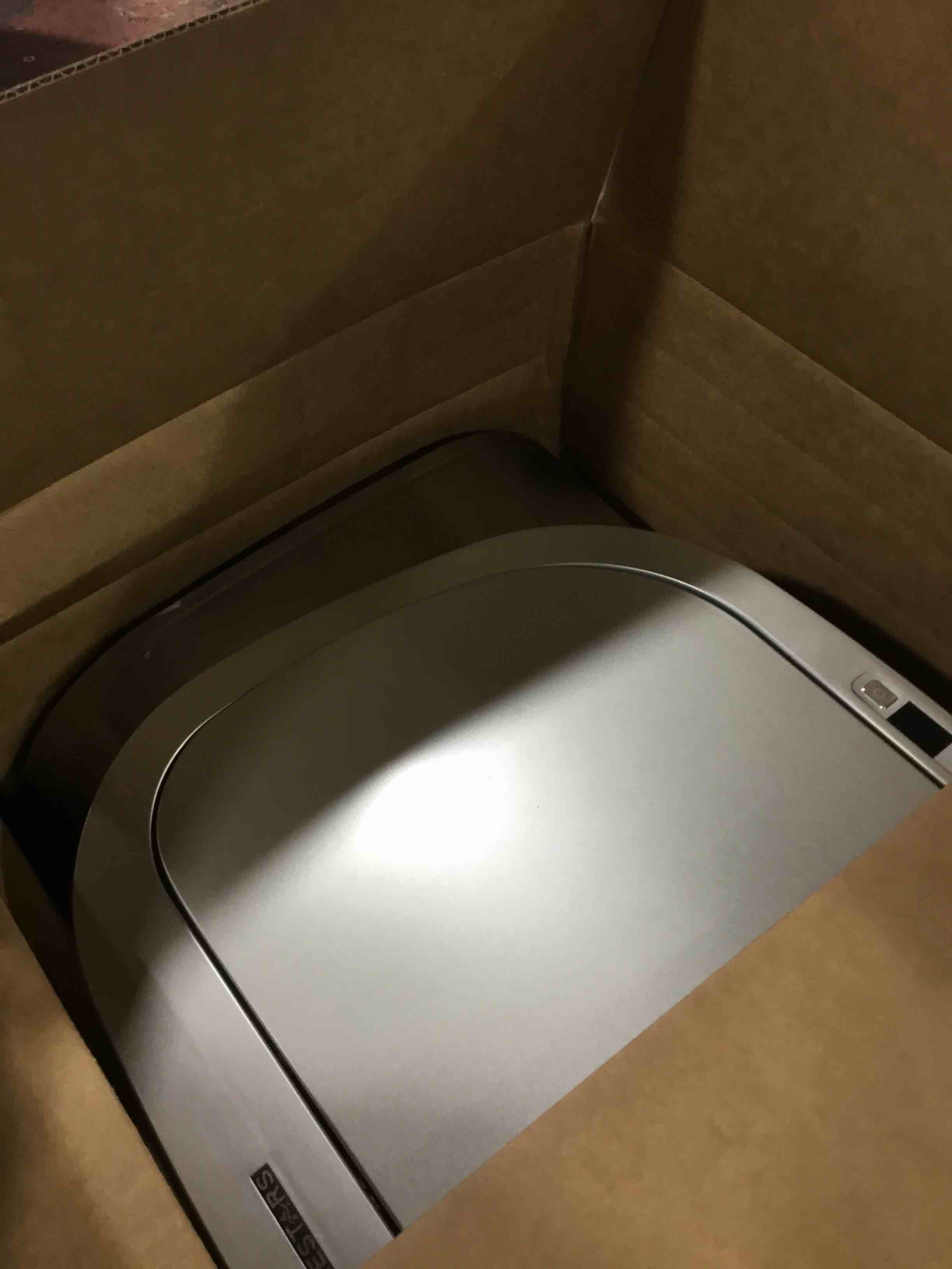 https://s3.amazonaws.com/lotting-images-prod/bidfta/RED6213600_1713384635552.jpeg