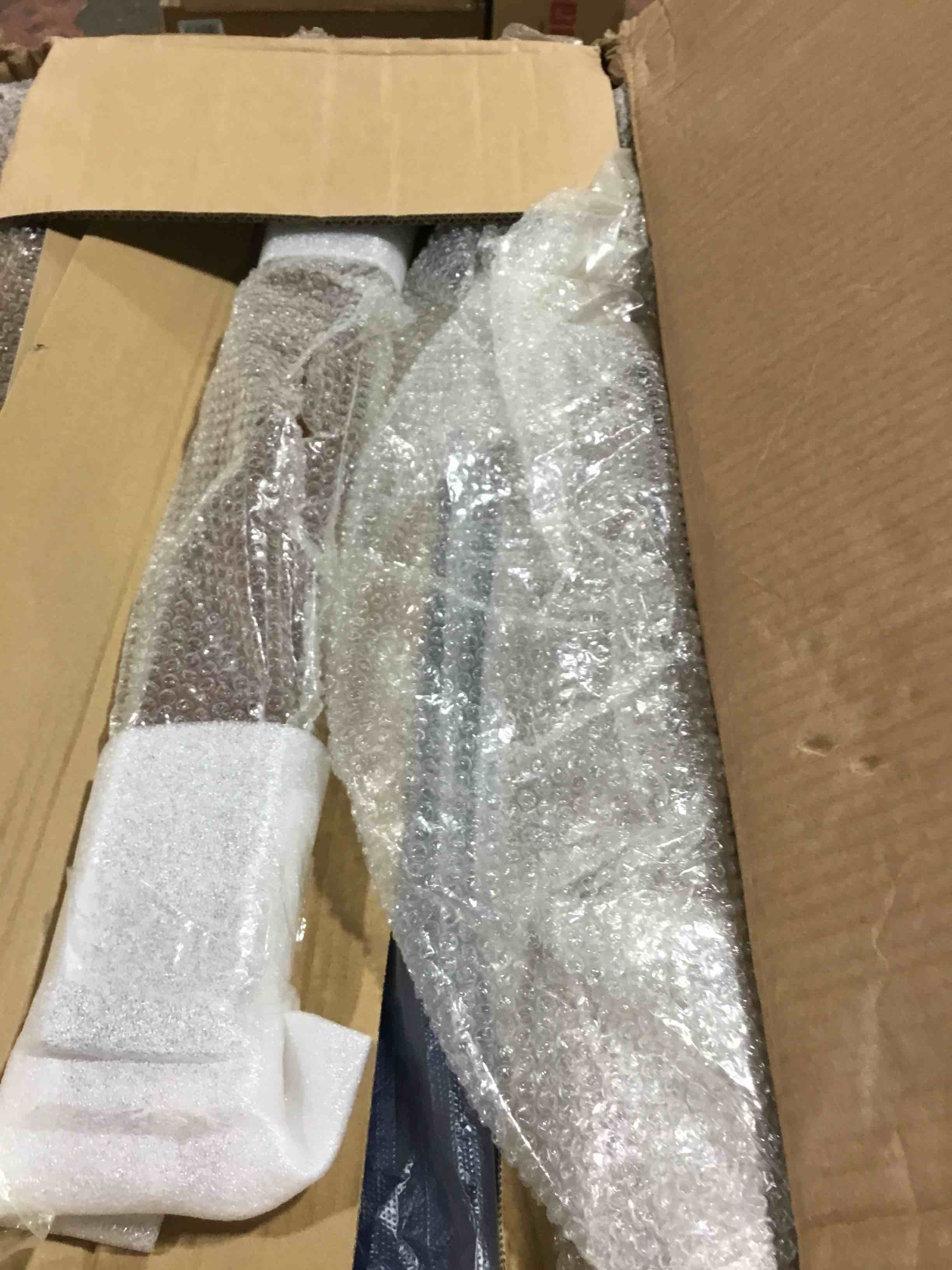 https://s3.amazonaws.com/lotting-images-prod/bidfta/RED6213610_1713385837866.jpeg