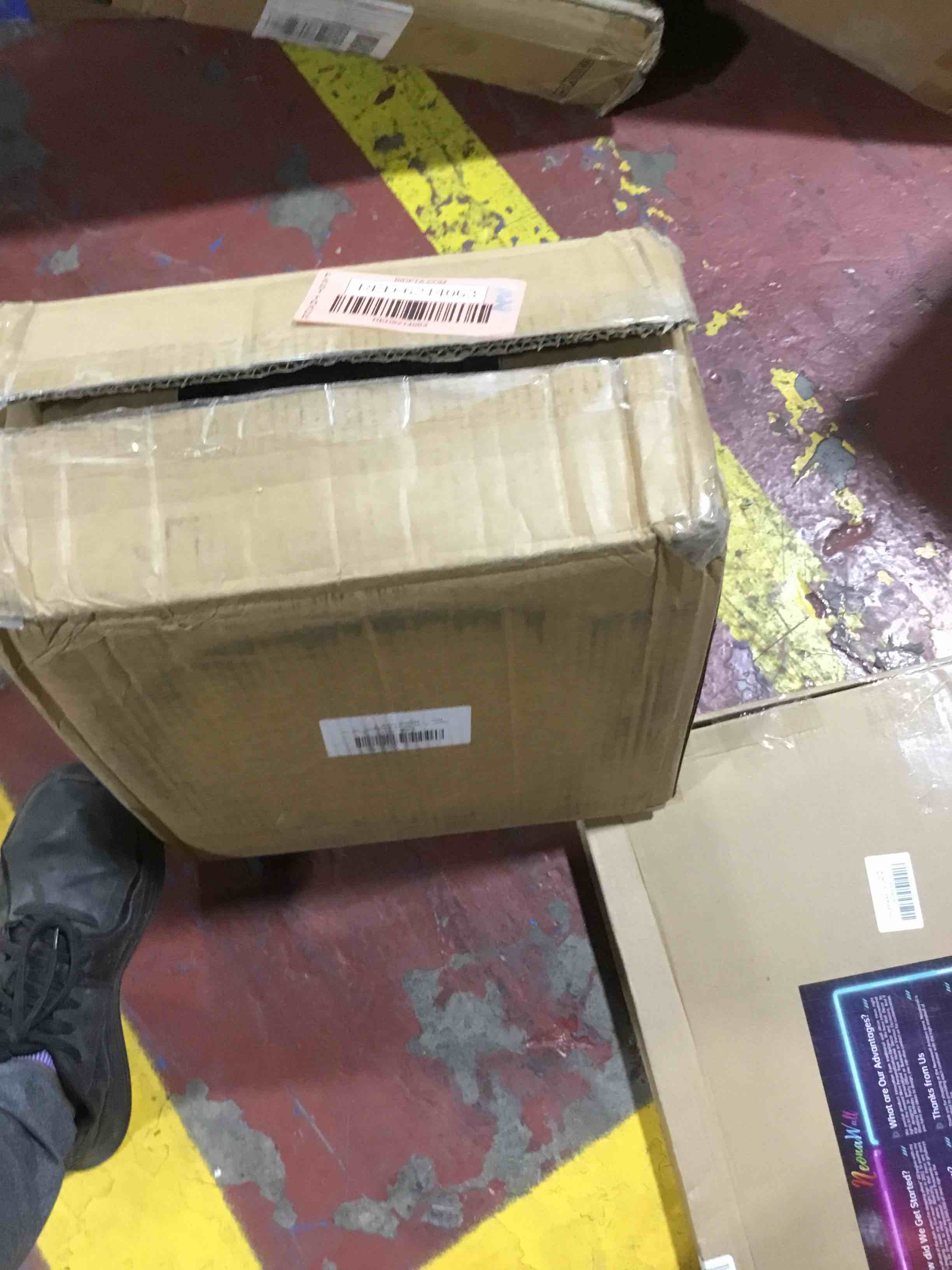 https://s3.amazonaws.com/lotting-images-prod/bidfta/RED6214063_1714158806432.jpeg