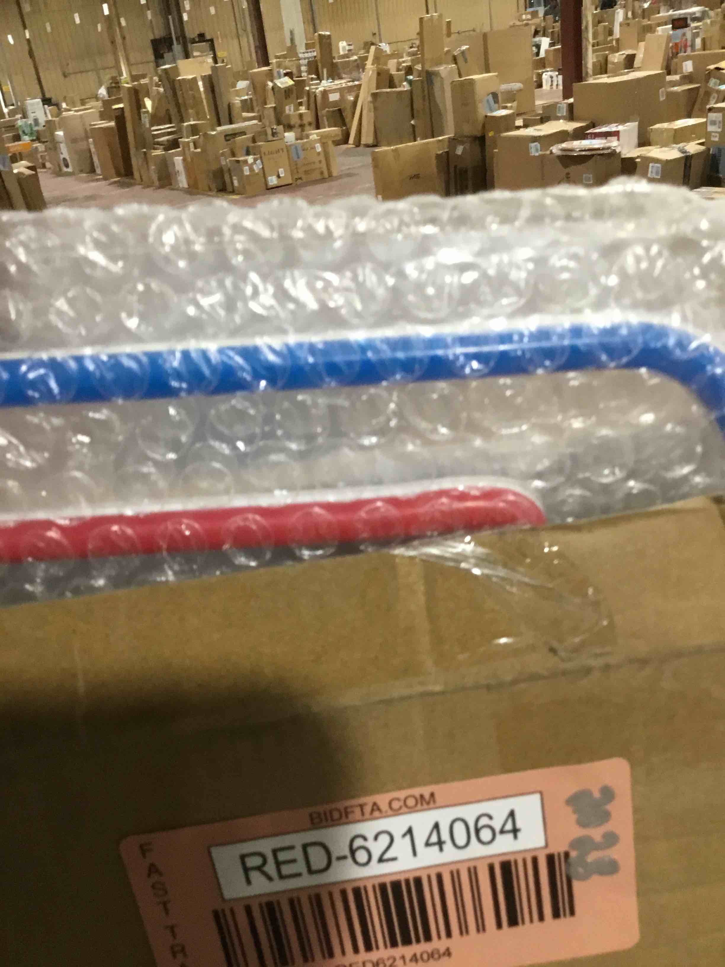 https://s3.amazonaws.com/lotting-images-prod/bidfta/RED6214064_1714158863829.jpeg