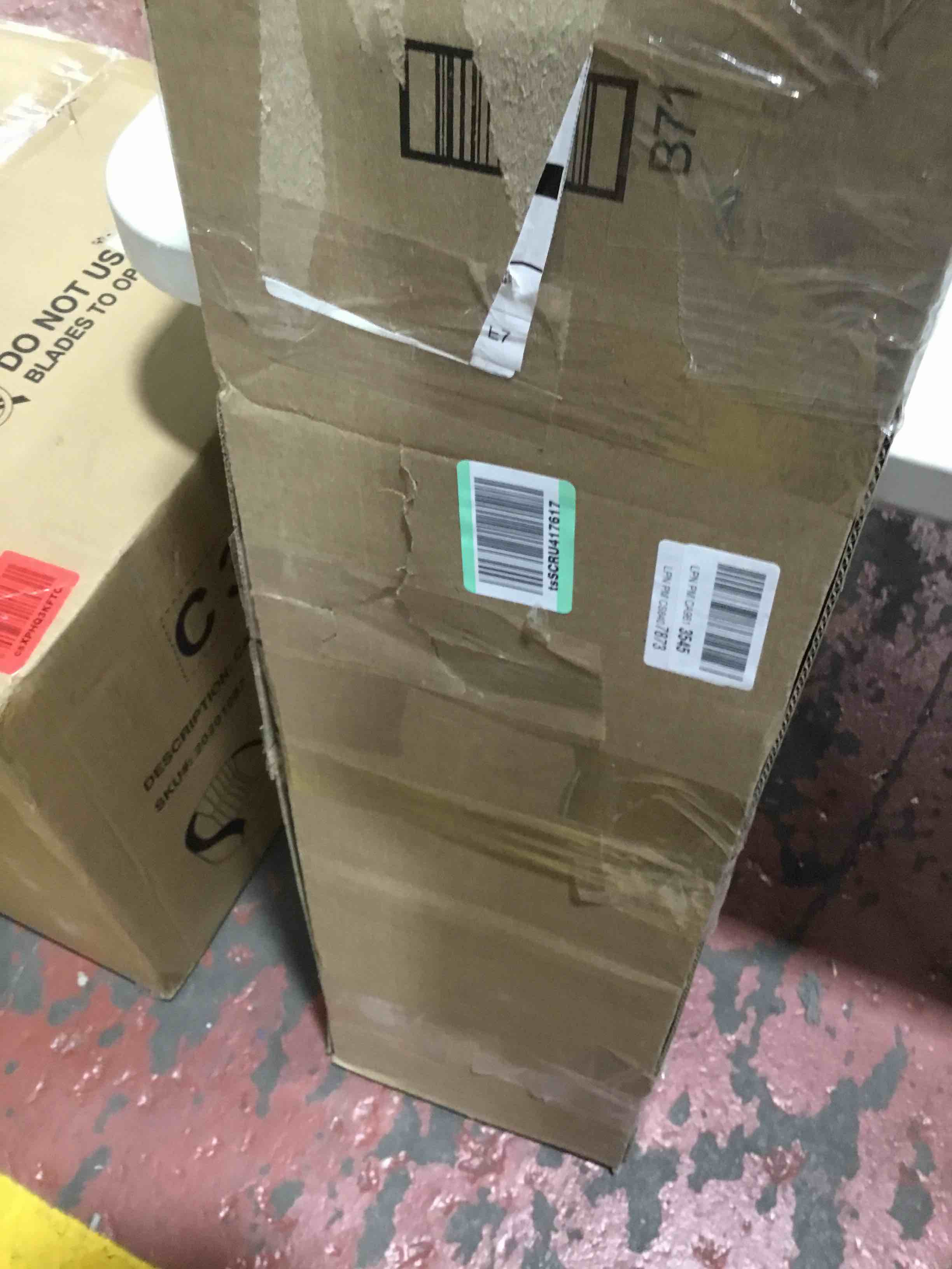 https://s3.amazonaws.com/lotting-images-prod/bidfta/RED6214359_1714748211532.jpeg