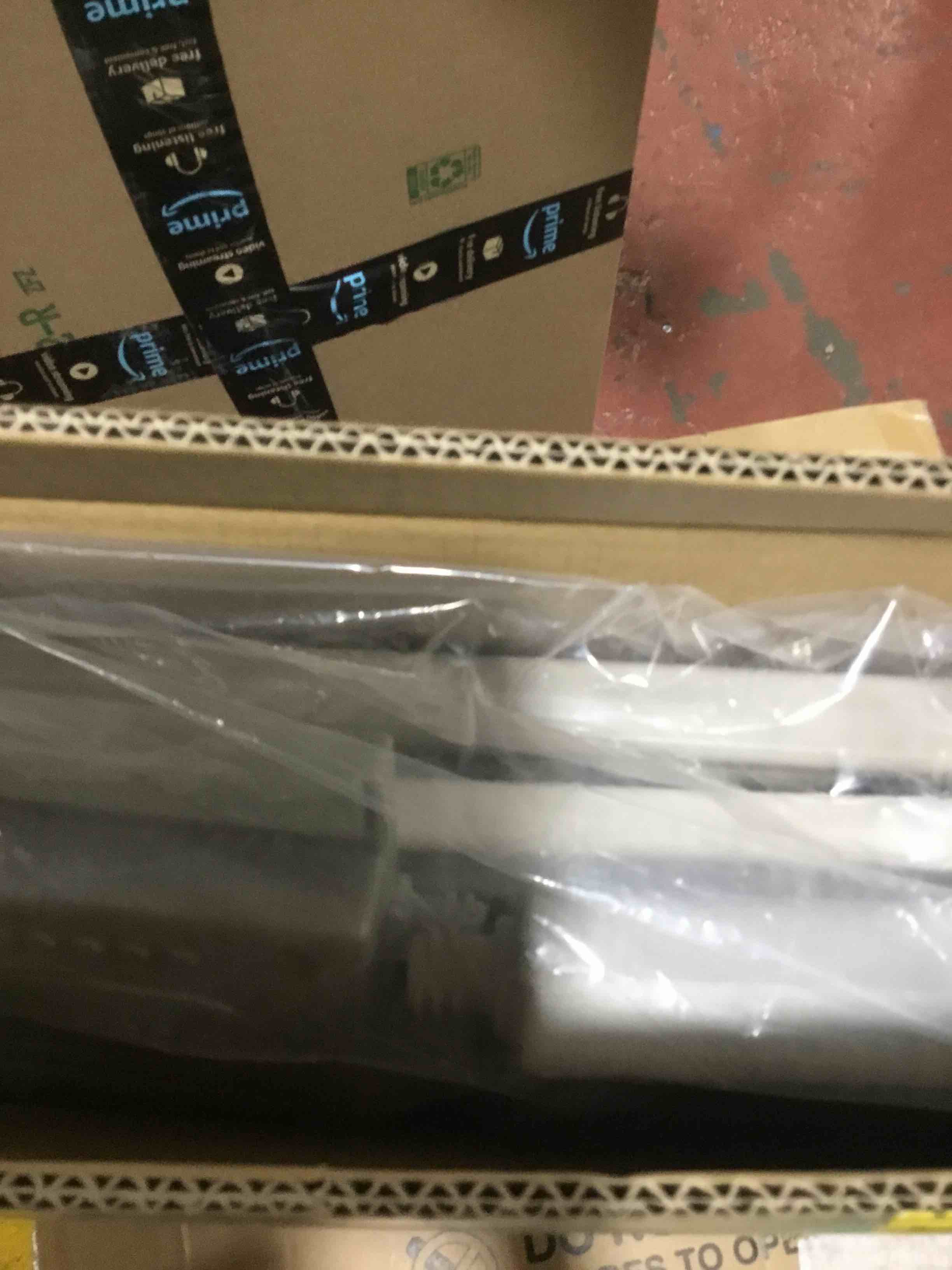 https://s3.amazonaws.com/lotting-images-prod/bidfta/RED6214361_1714748421807.jpeg