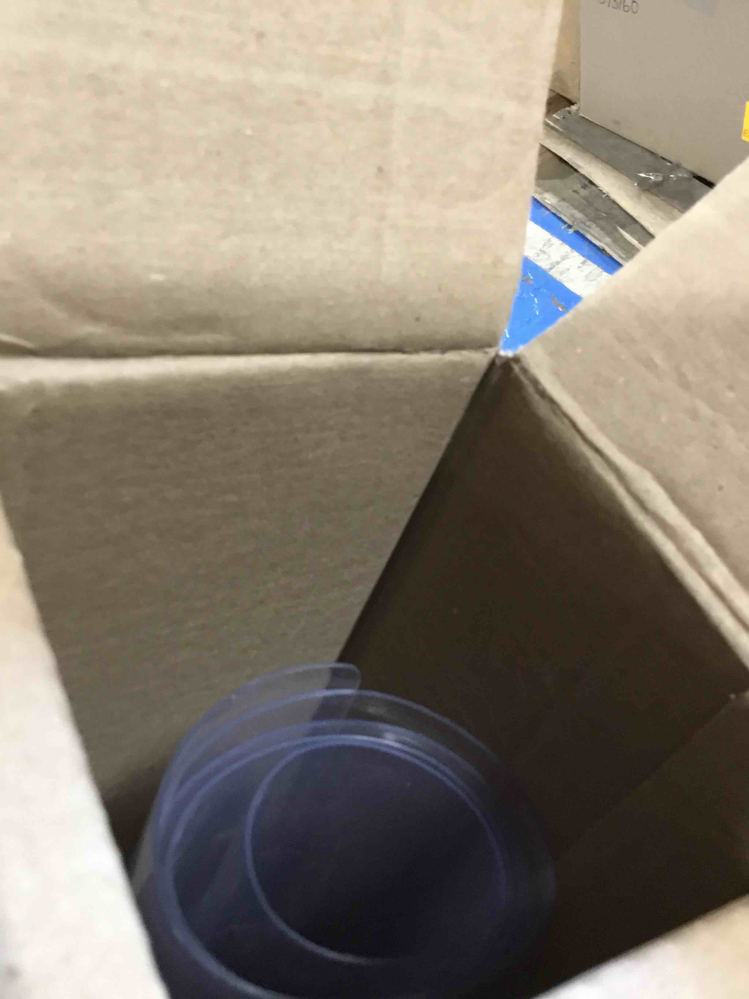 https://s3.amazonaws.com/lotting-images-prod/bidfta/RED6214760_1718309039356.jpeg