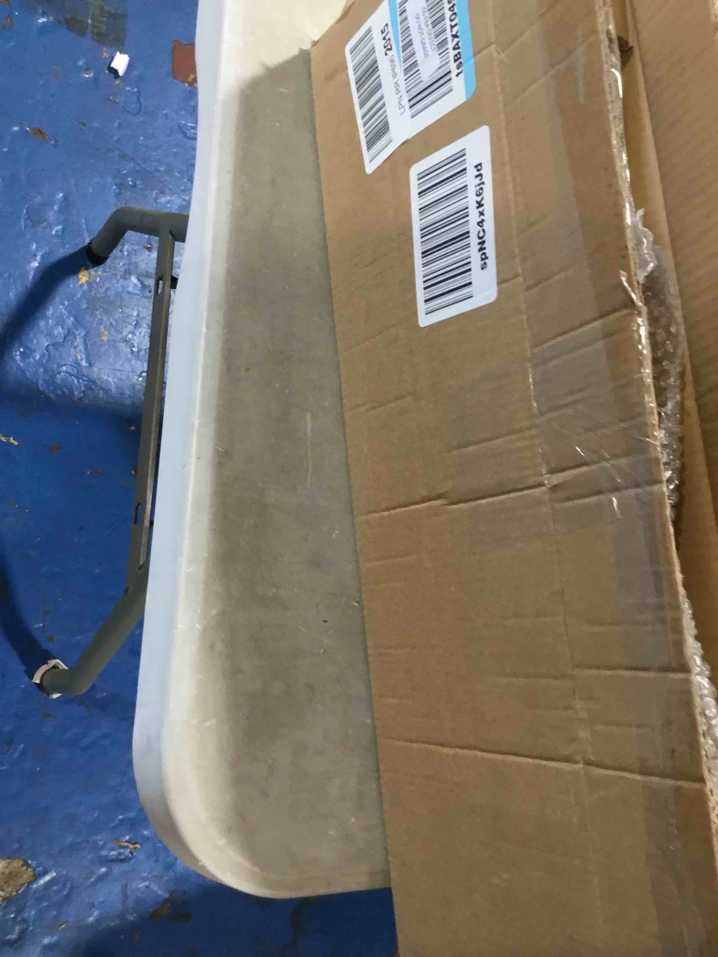 https://s3.amazonaws.com/lotting-images-prod/bidfta/RED6214766_1718309540991.jpeg