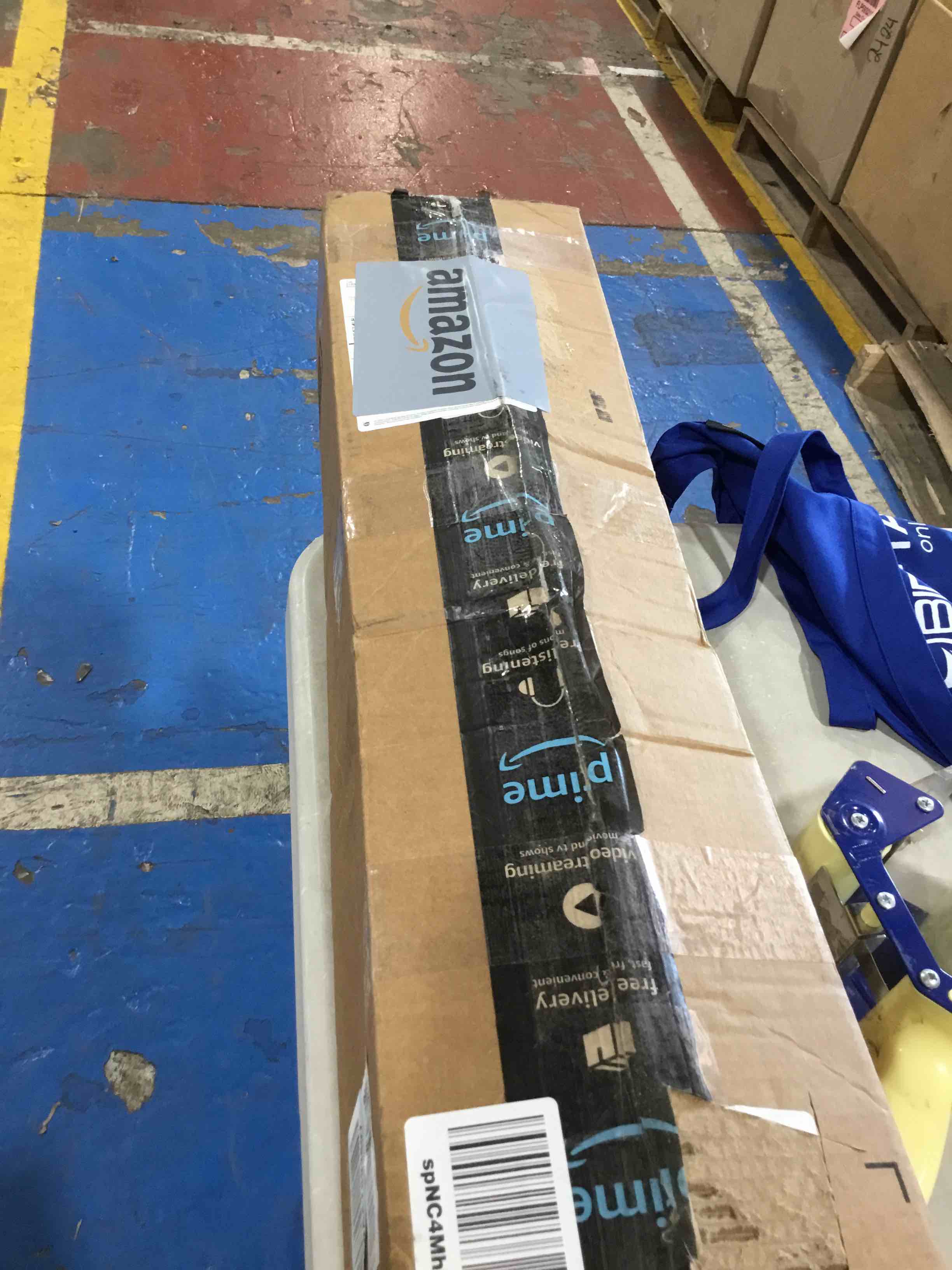 https://s3.amazonaws.com/lotting-images-prod/bidfta/RED6214768_1718314073072.jpeg