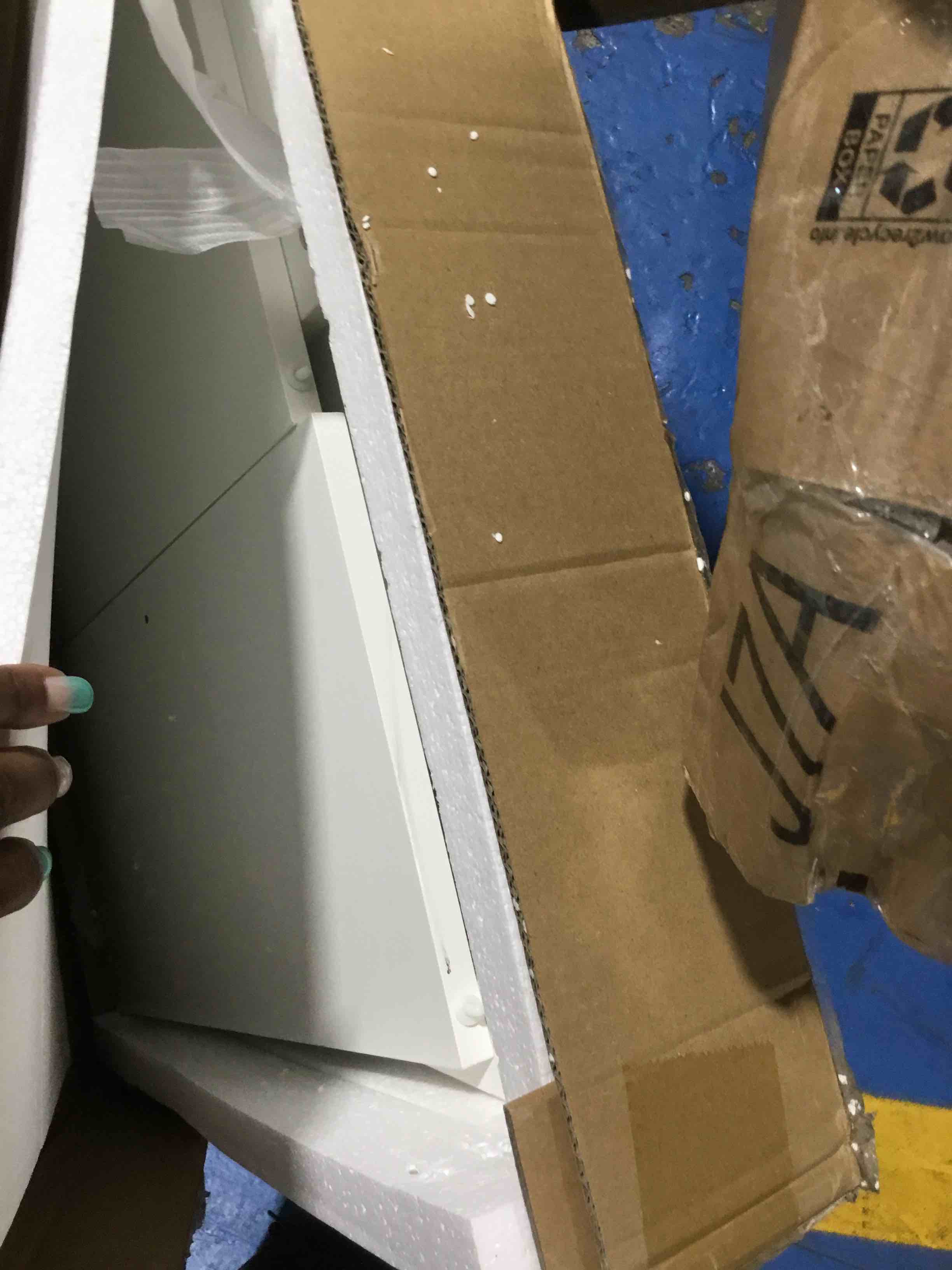 https://s3.amazonaws.com/lotting-images-prod/bidfta/RED6214815_1719236918929.jpeg